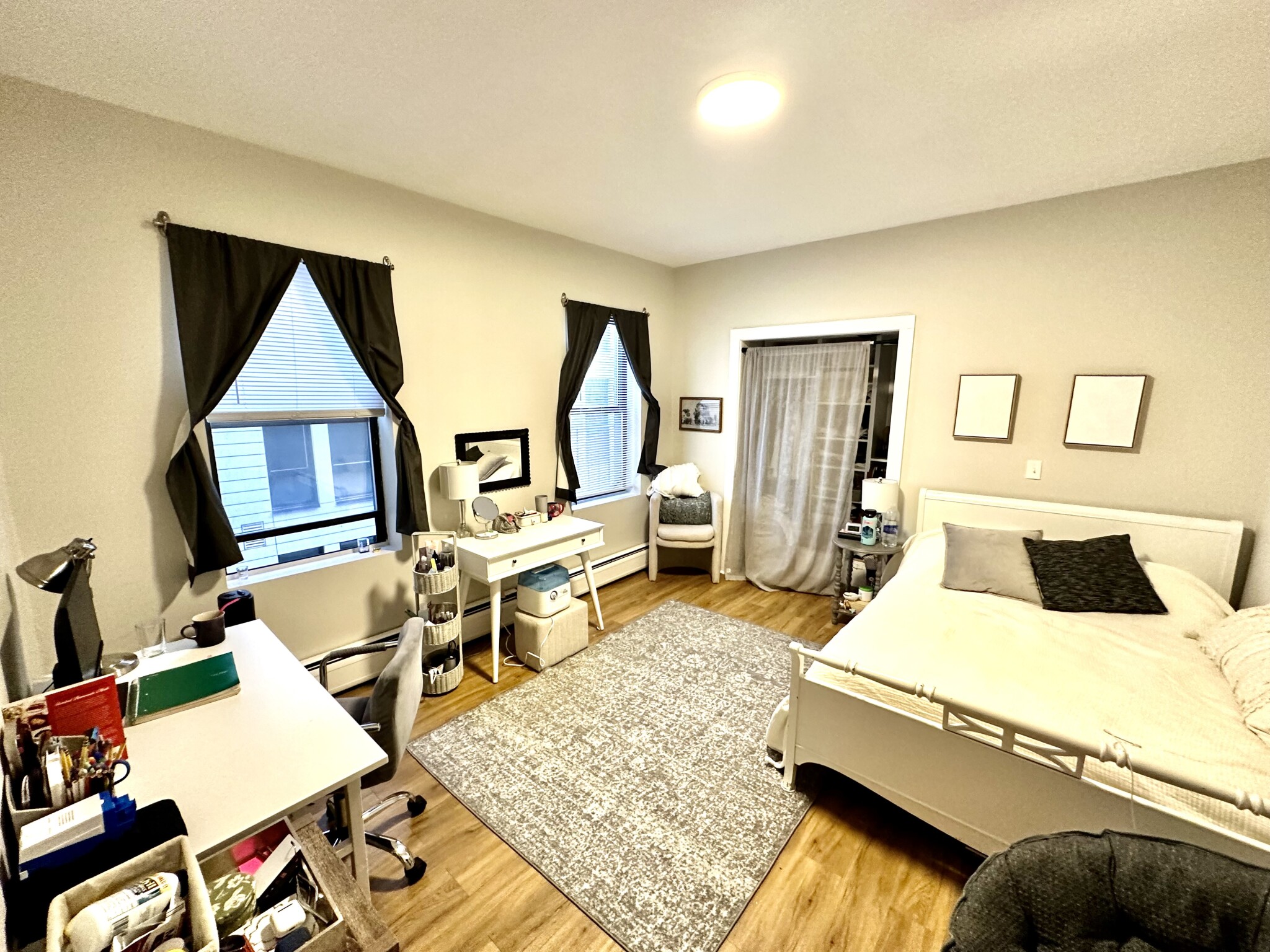 833 Beacon St, Fenway