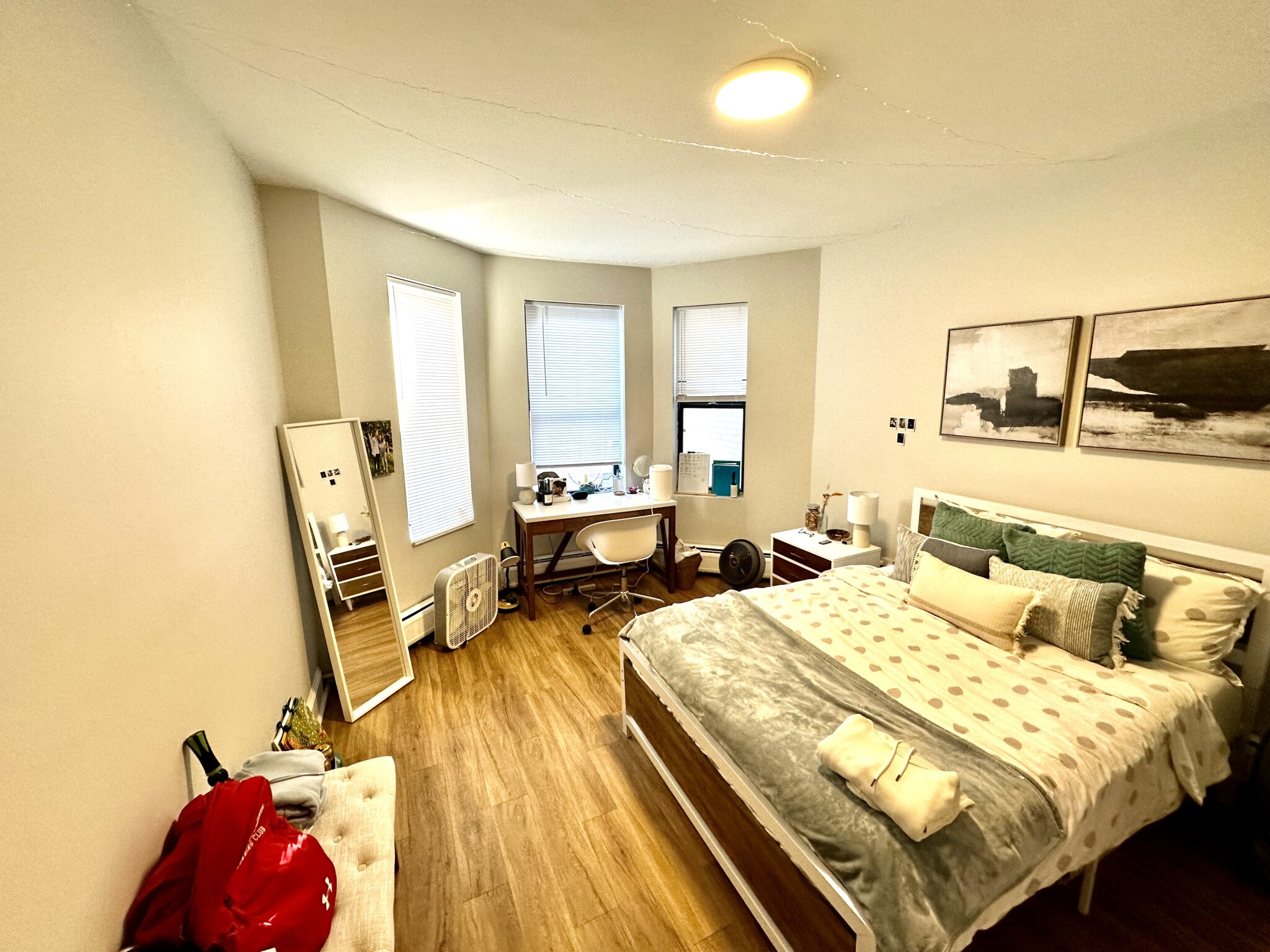 833 Beacon St, Fenway