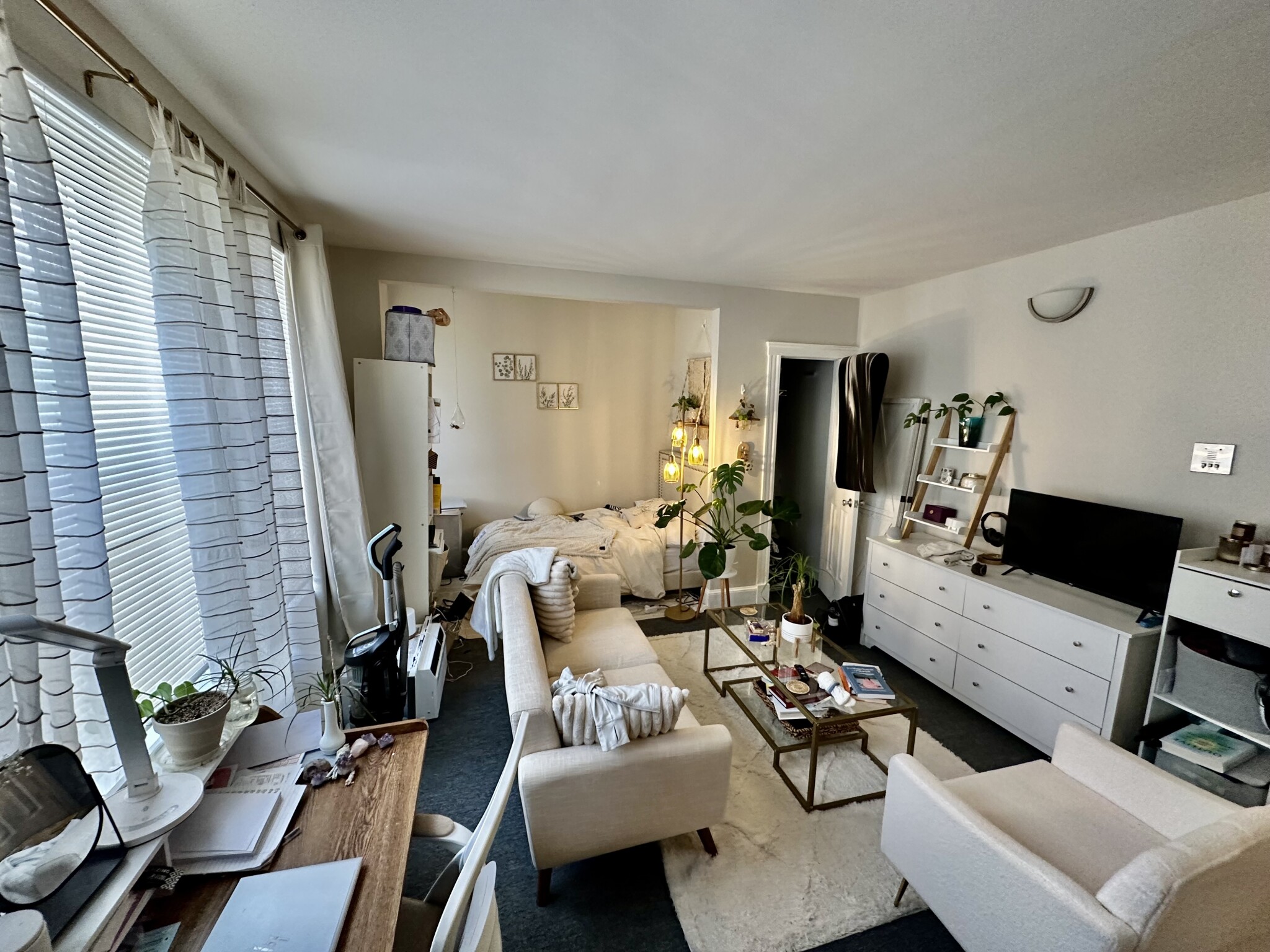 833 Beacon St, Fenway