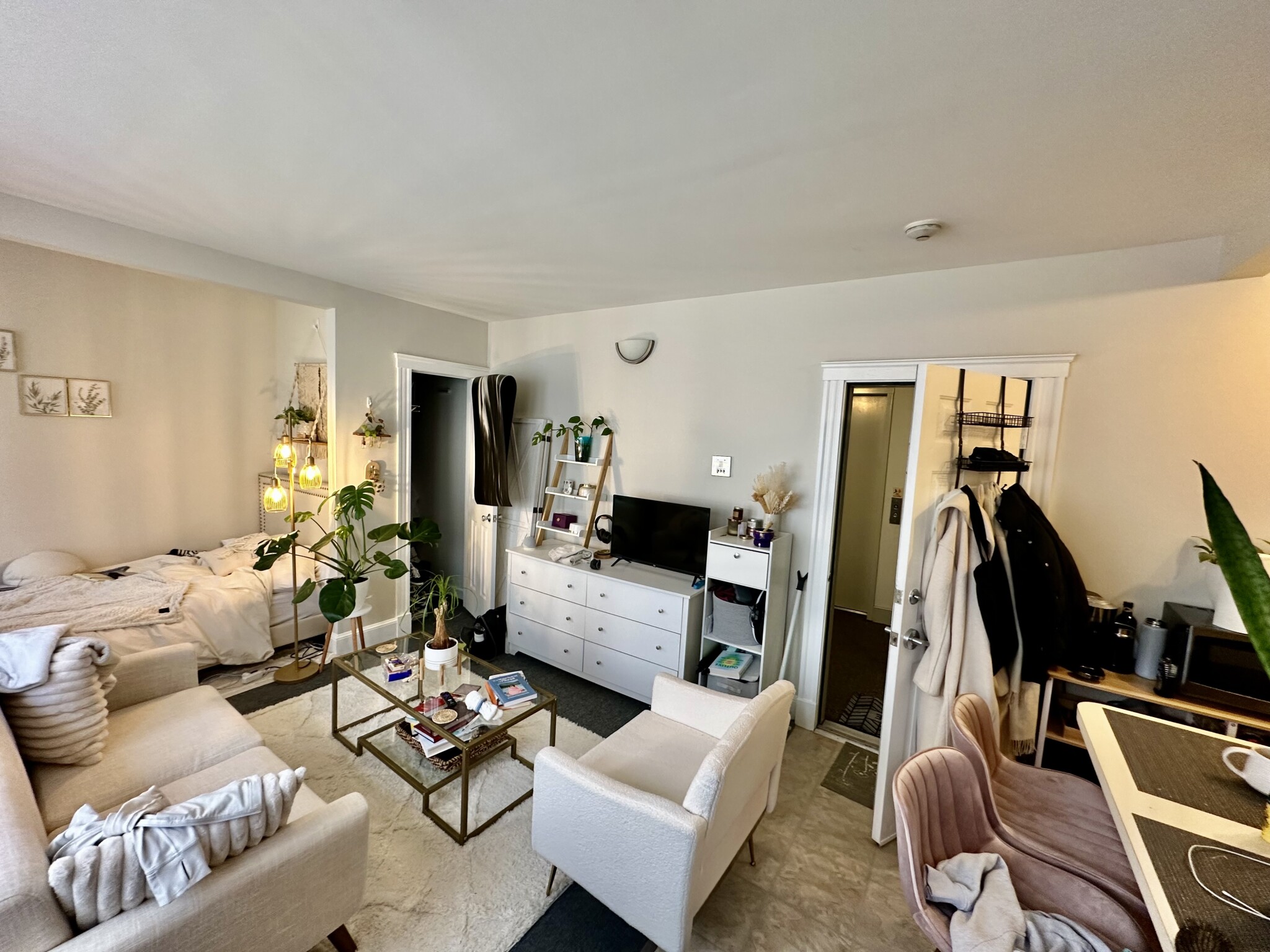 833 Beacon St, Fenway