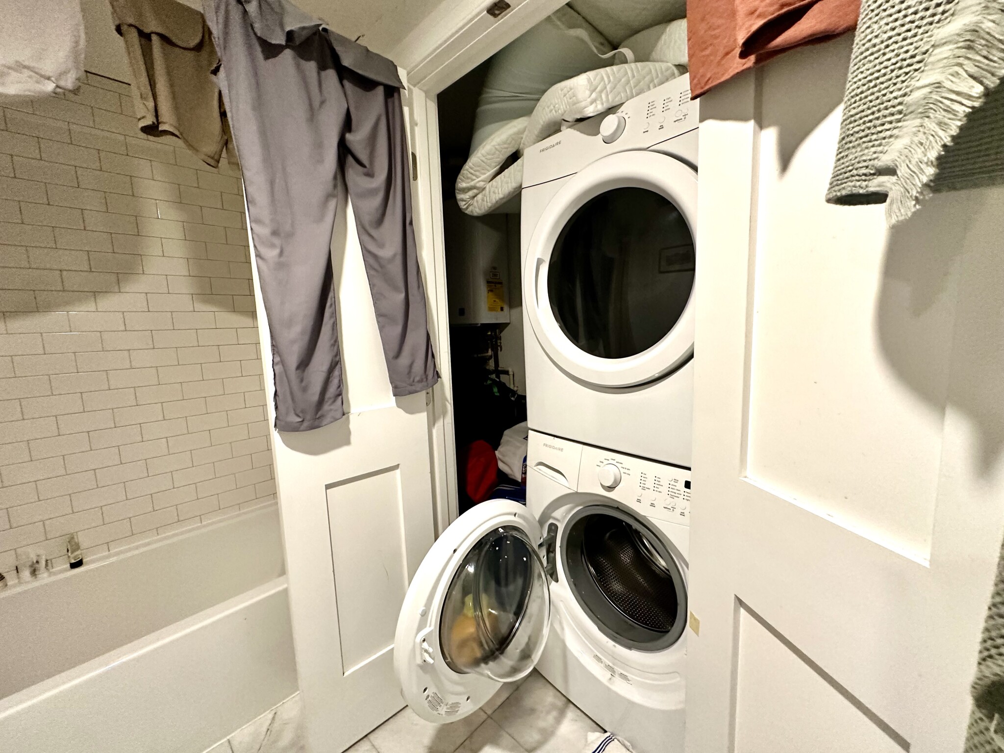 154 Gold St, South Boston