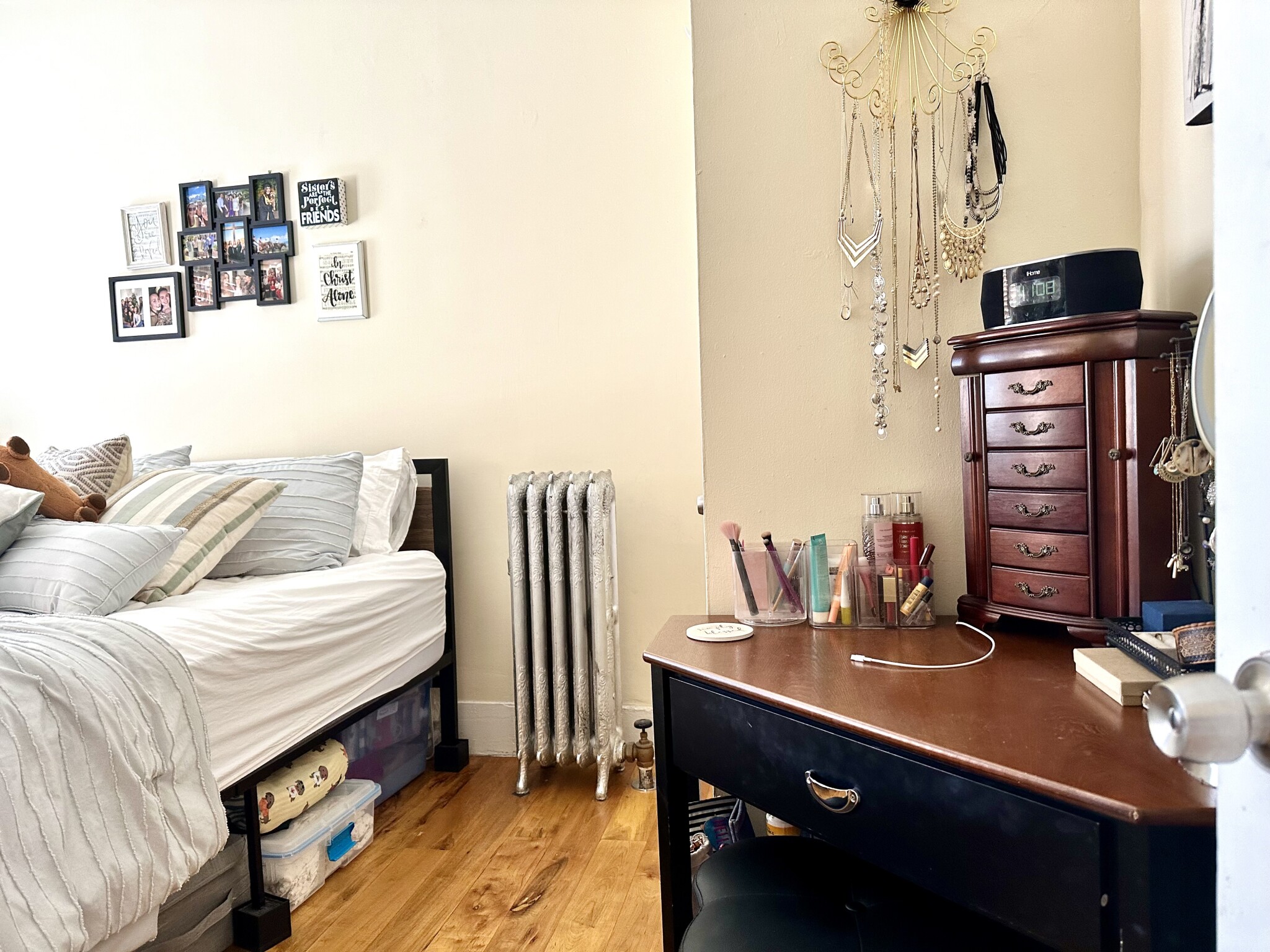 108 Myrtle St, Beacon Hill