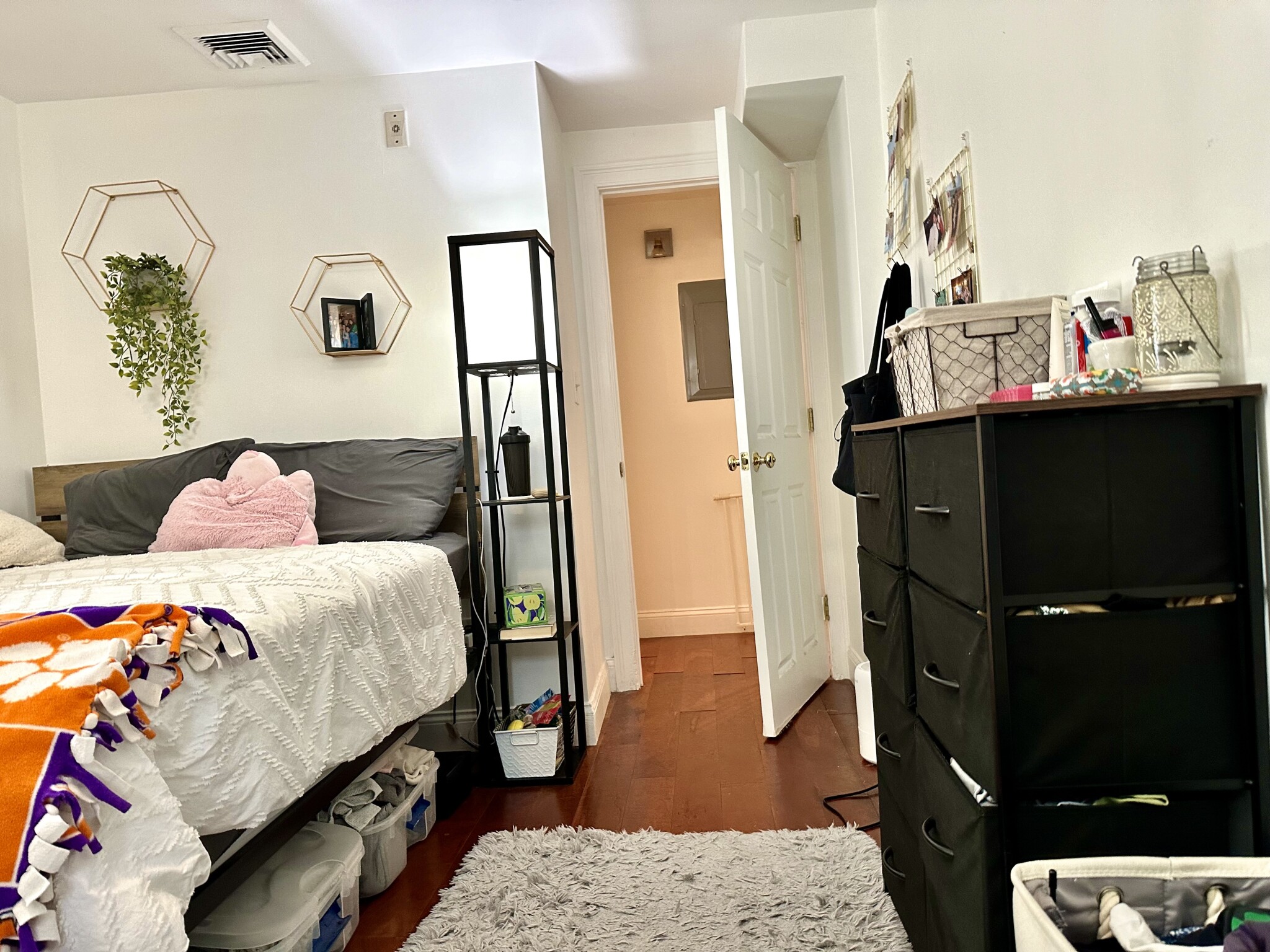 12-14 Marcella, Wellington-Harrington