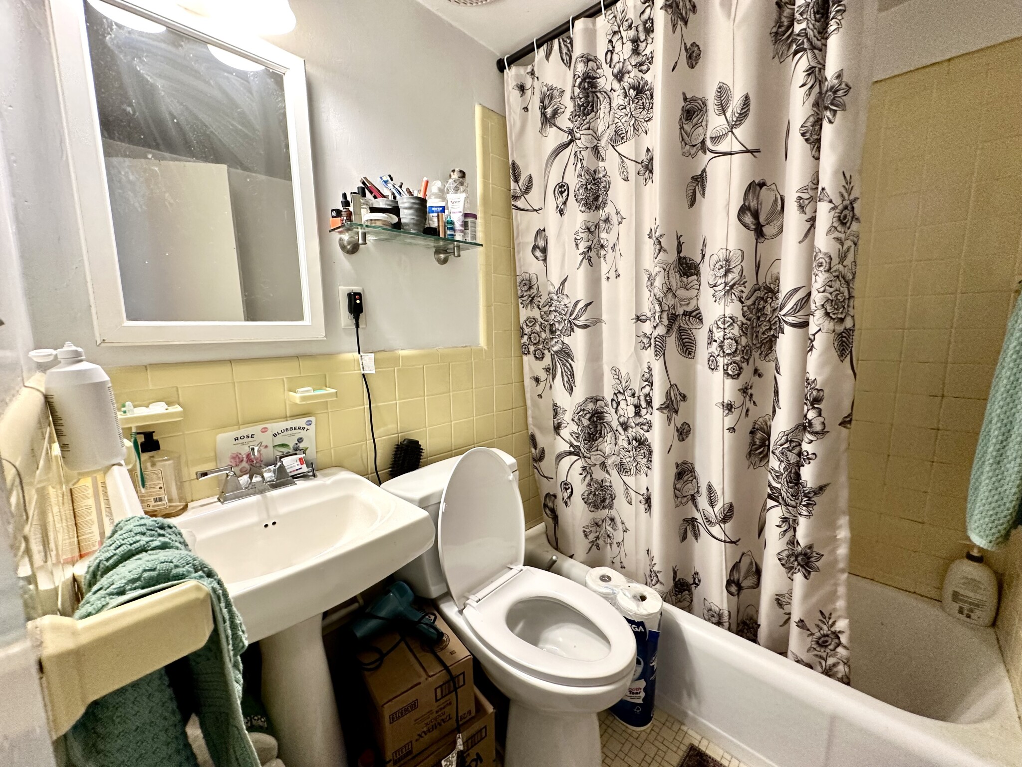 1748 Beacon St, Washington Square