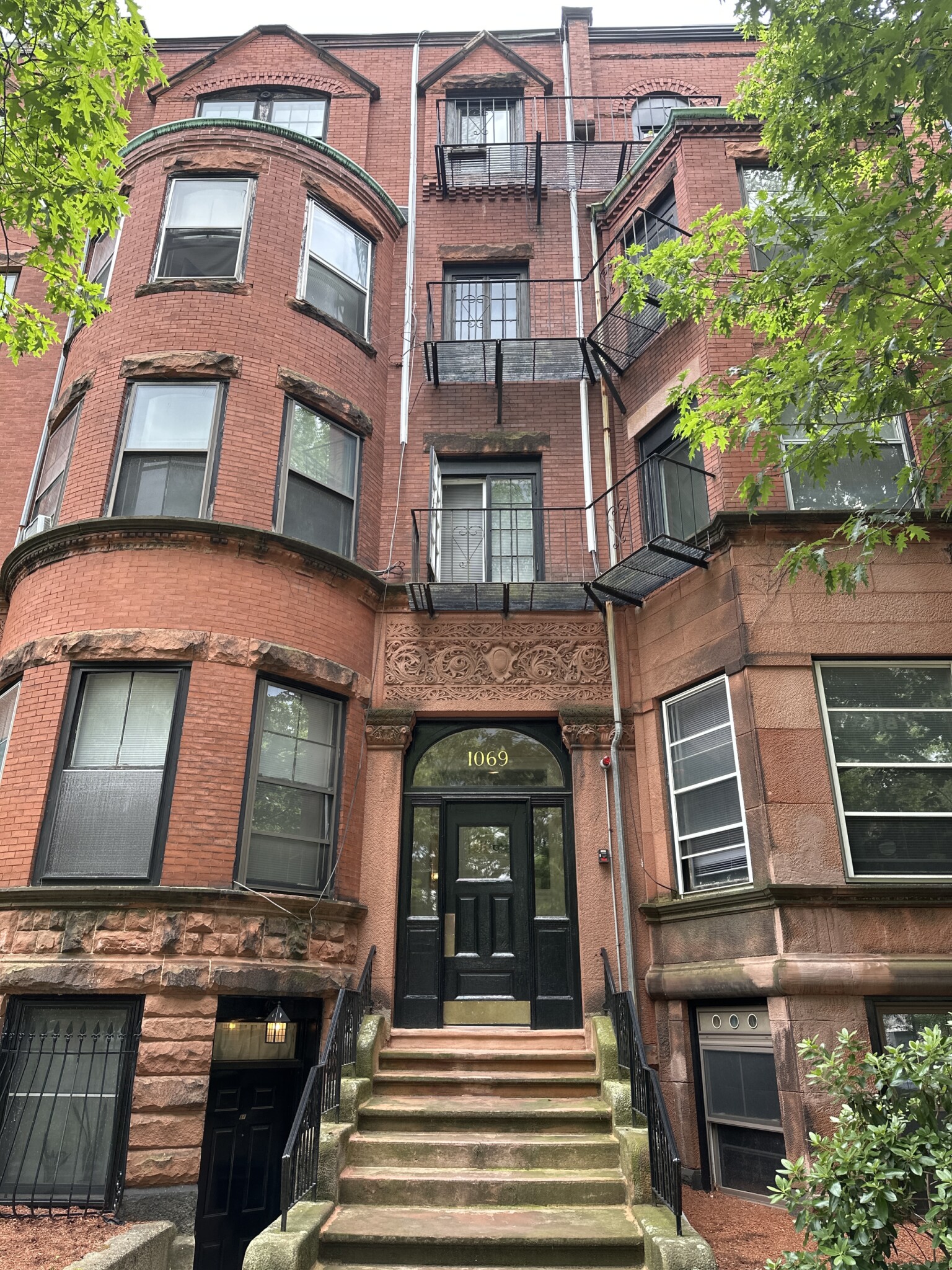 1069 Beacon St, Longwood