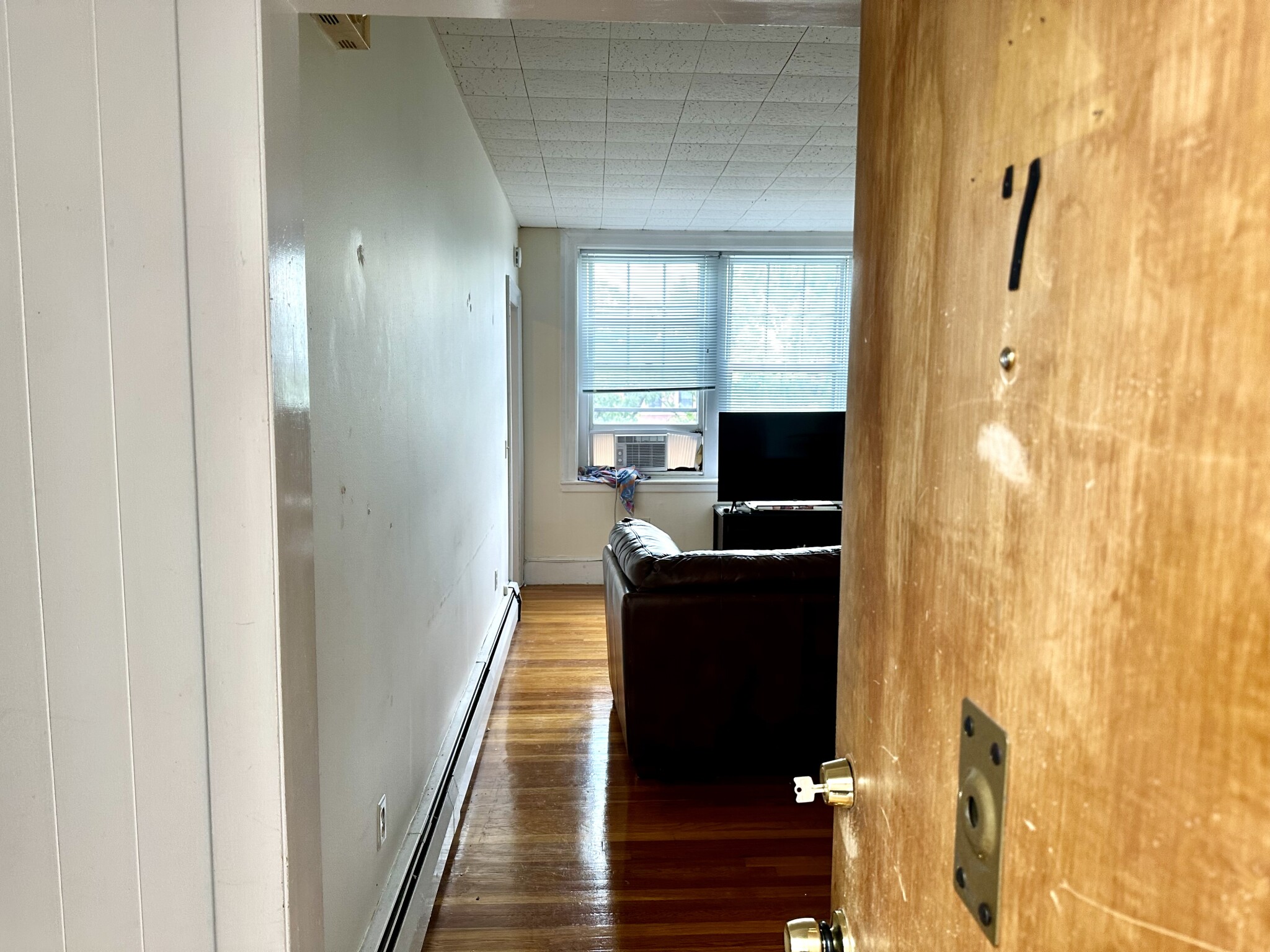 1063 Beacon St, Longwood