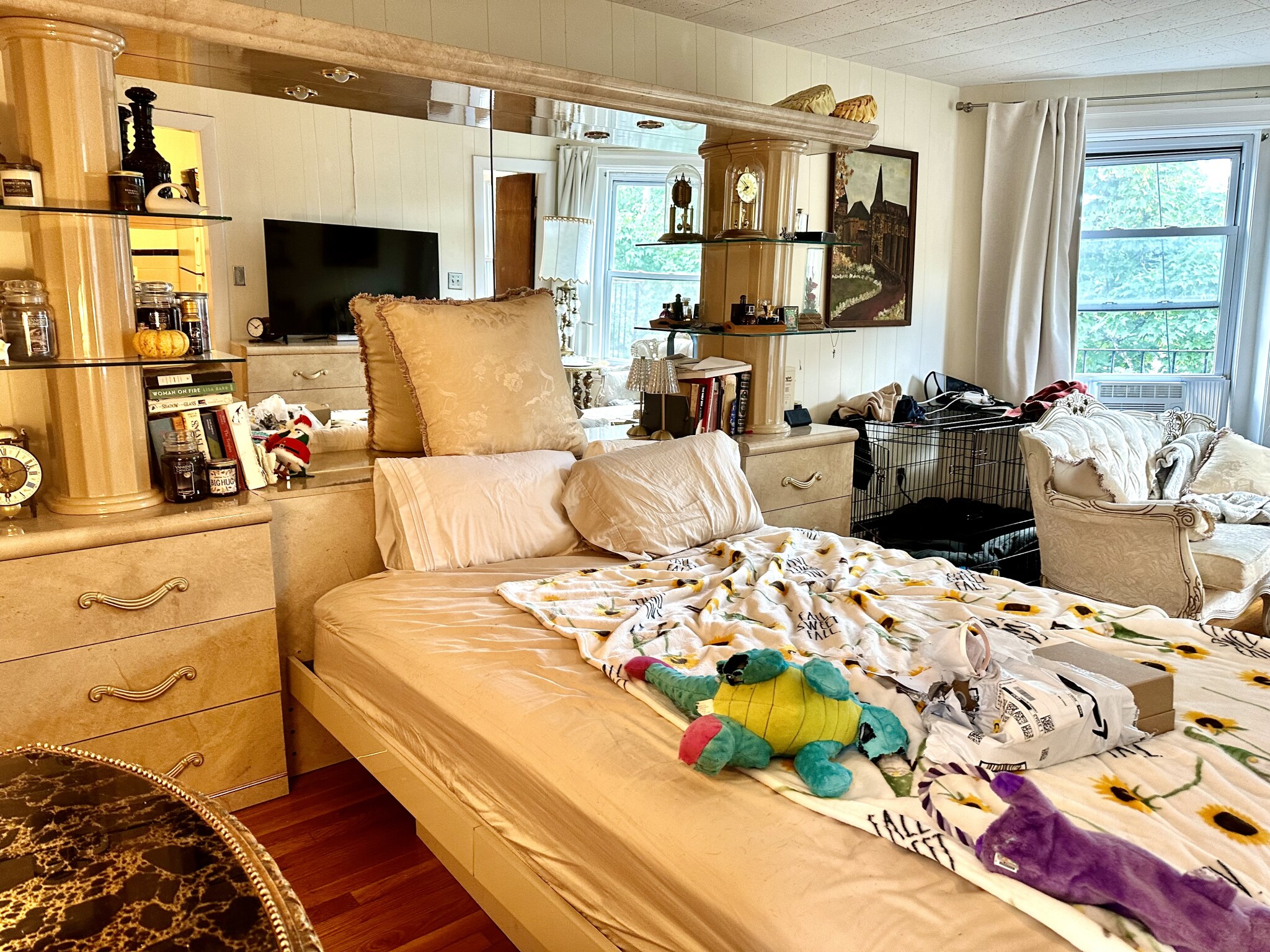 1063 Beacon St, Longwood