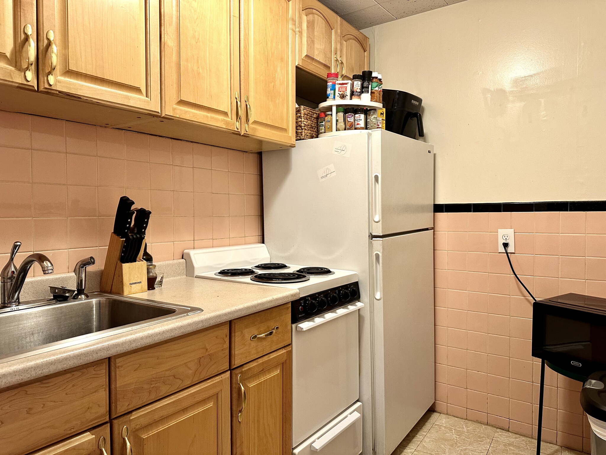 1063 Beacon St, Longwood