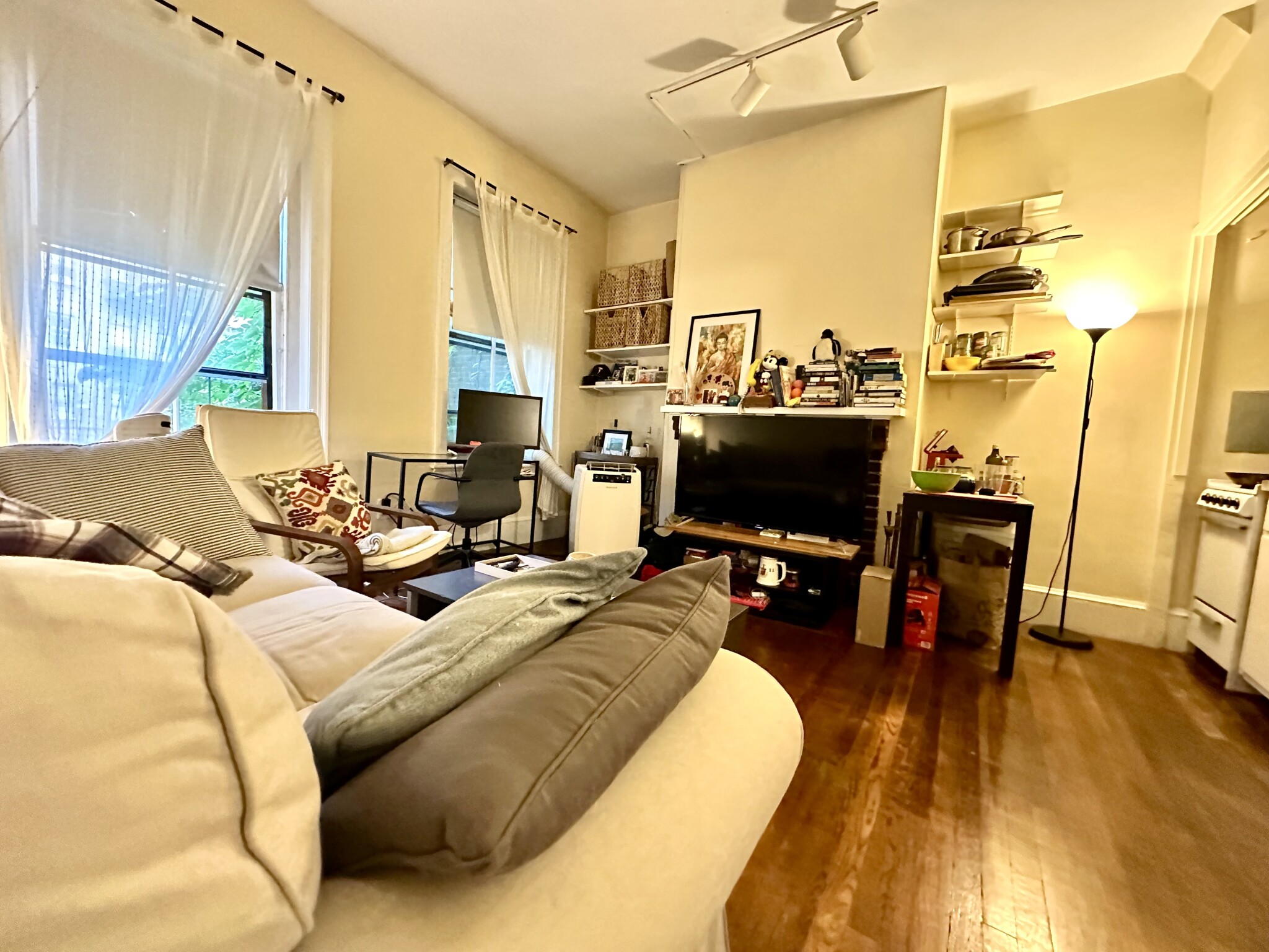 8 Brimmer, Beacon Hill