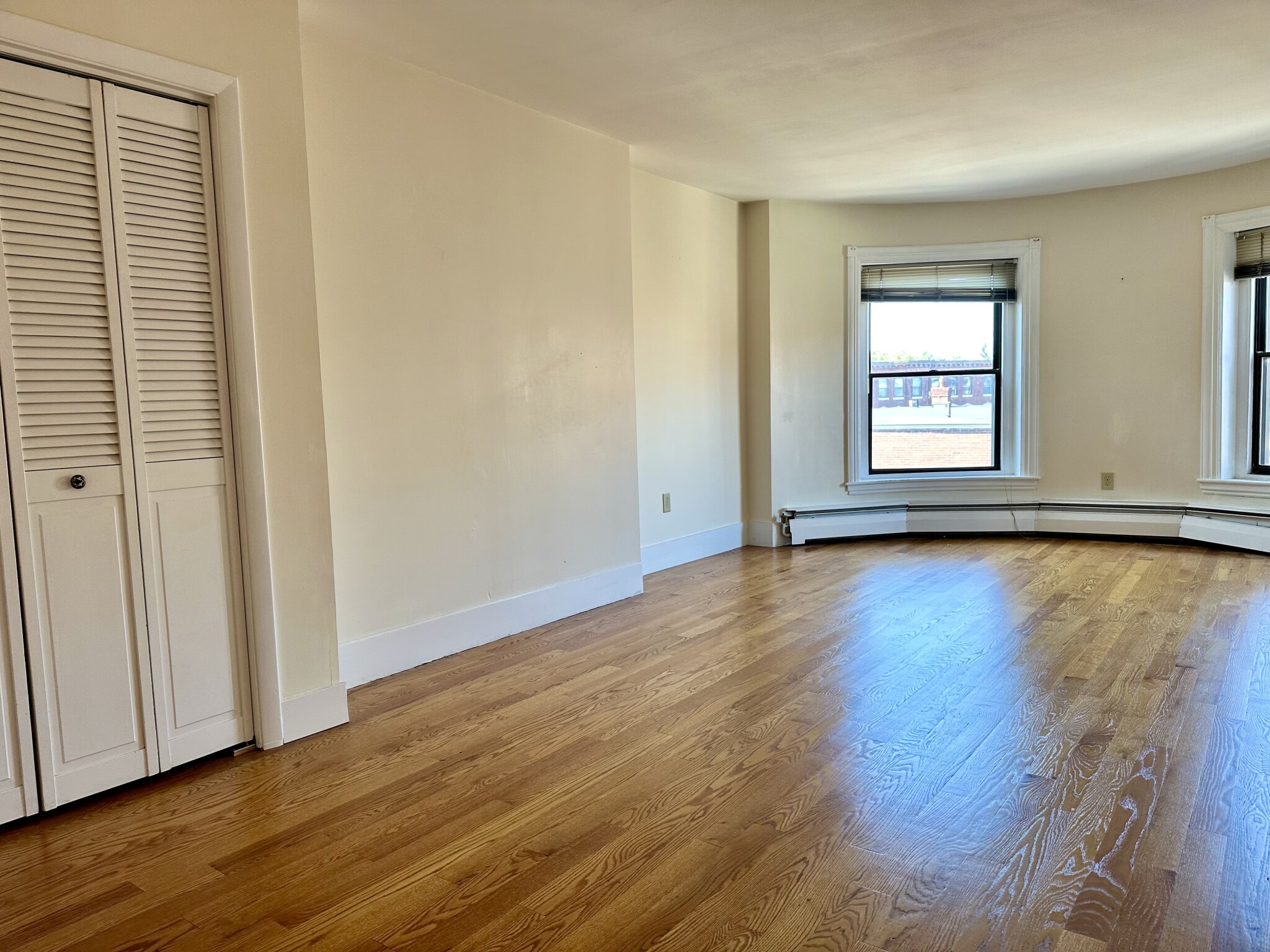 922 Beacon St, Fenway