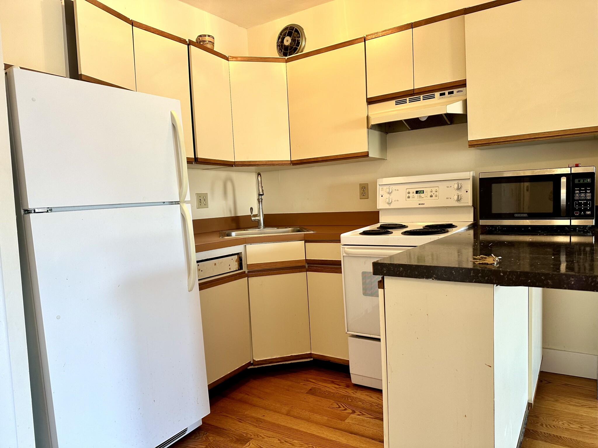 922 Beacon St, Fenway