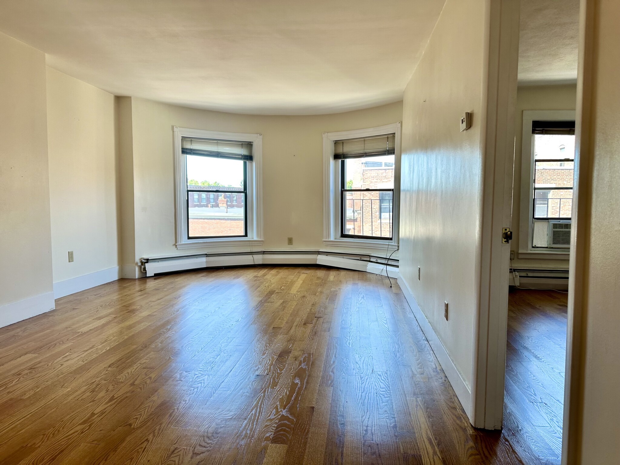 922 Beacon St, Fenway