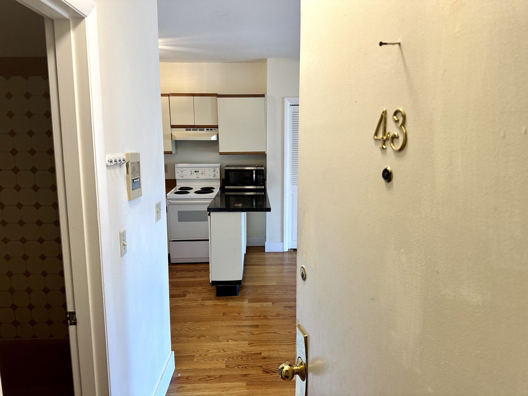 922 Beacon St, Fenway