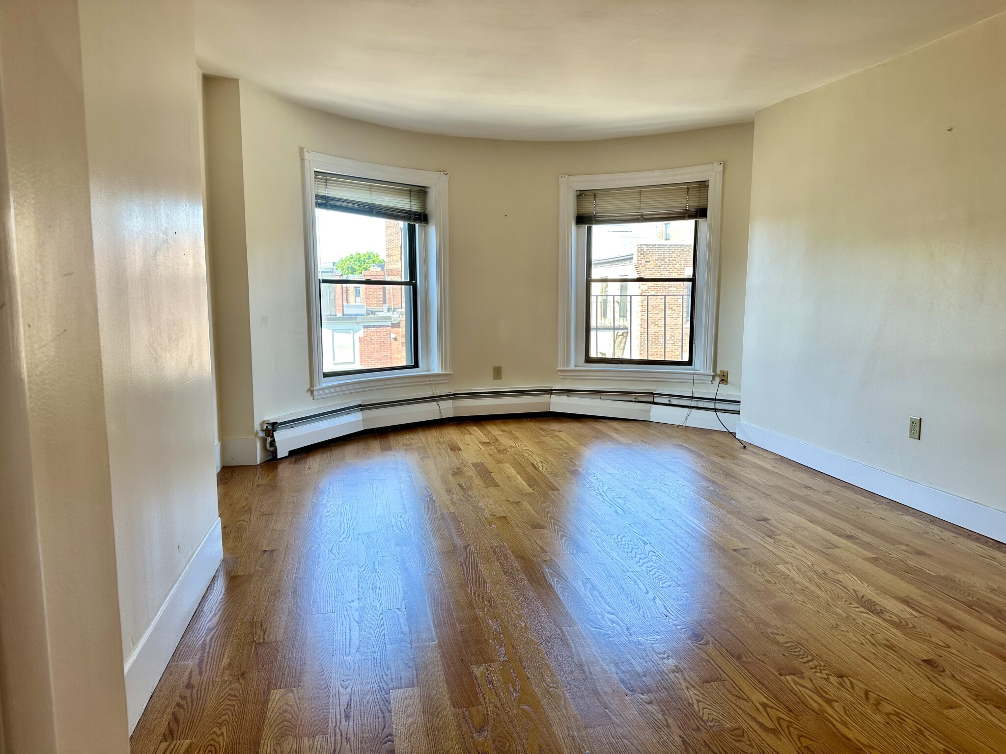 922 Beacon St, Fenway