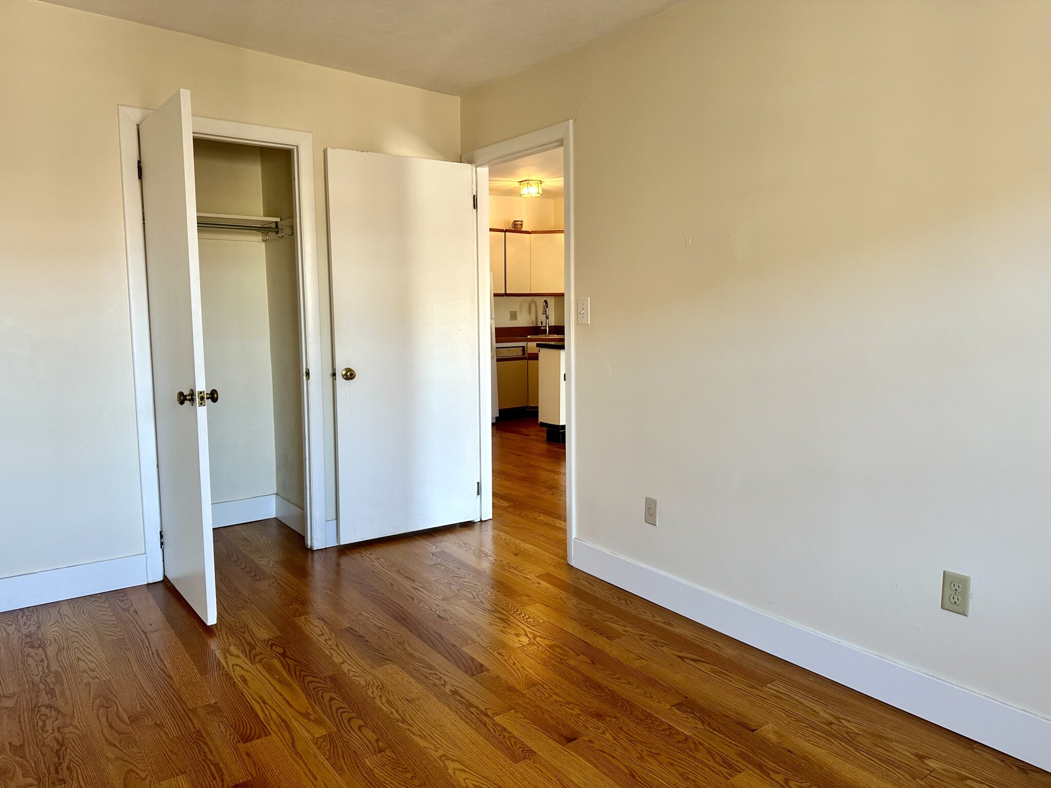 922 Beacon St, Fenway