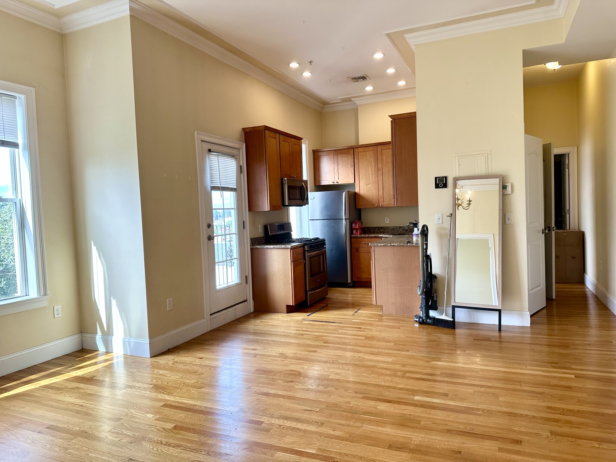 395 West Broadway, South Boston