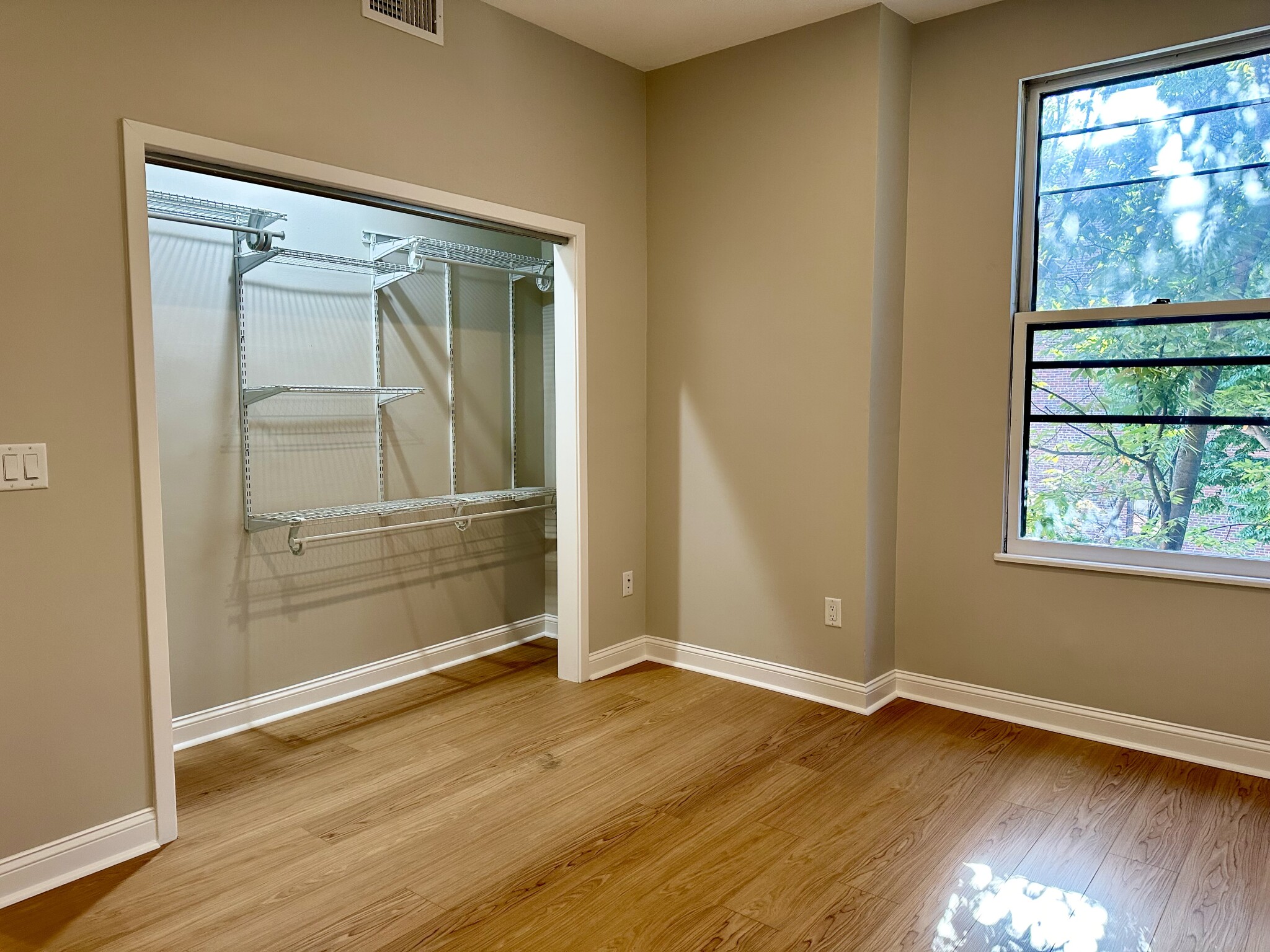 557B Columbus Ave, South End