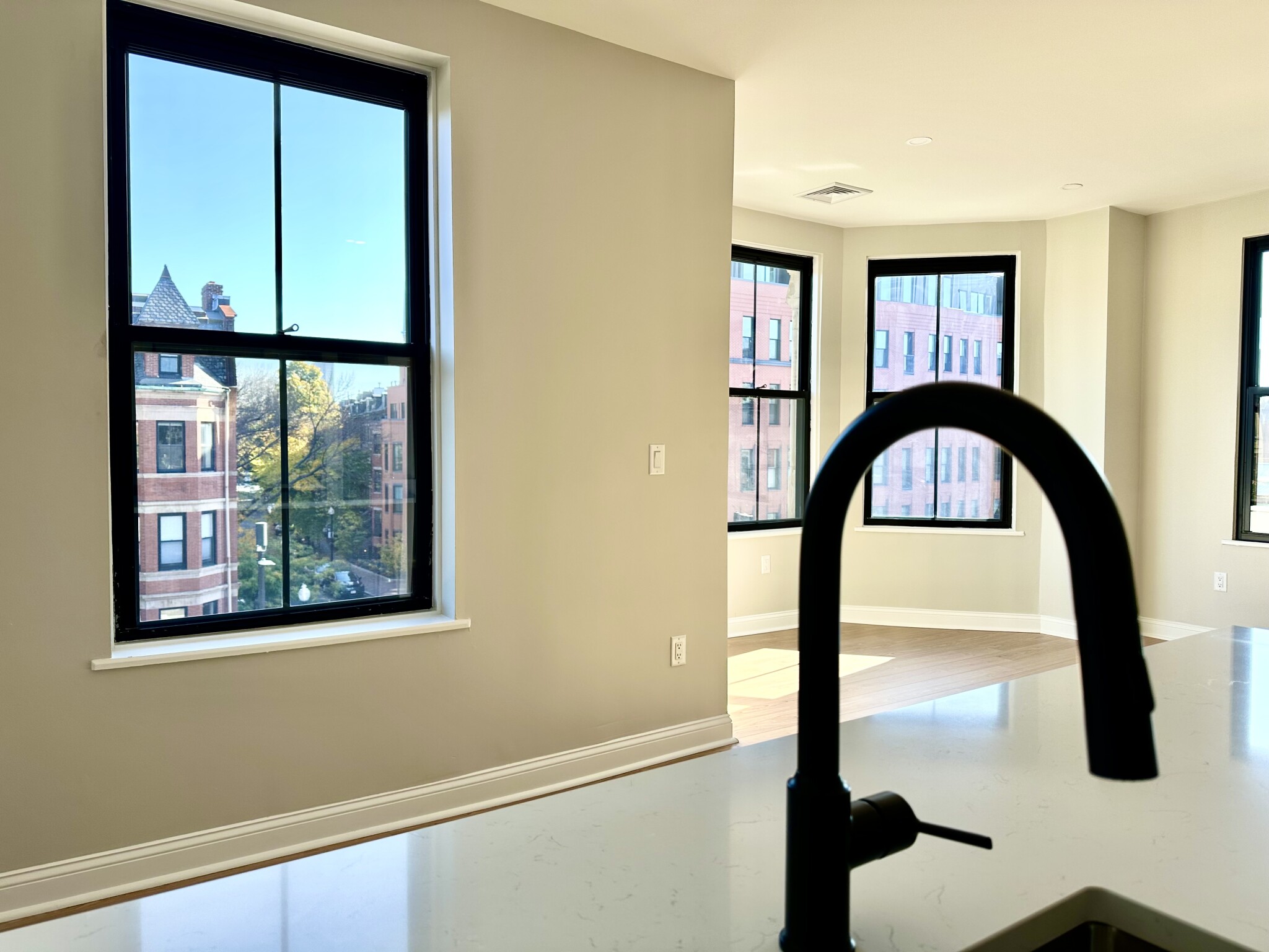 557B Columbus Ave, South End