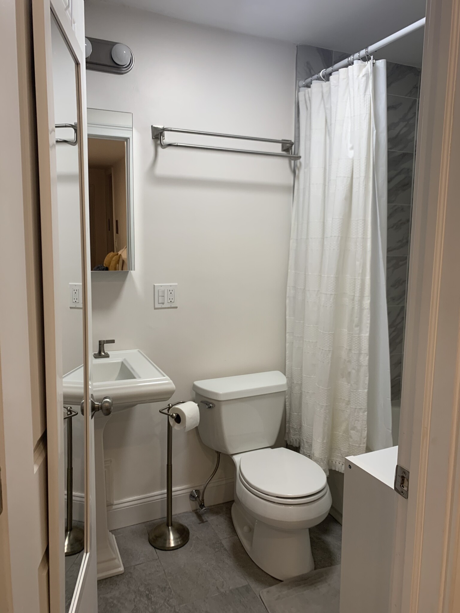 92 West Cedar, Beacon Hill