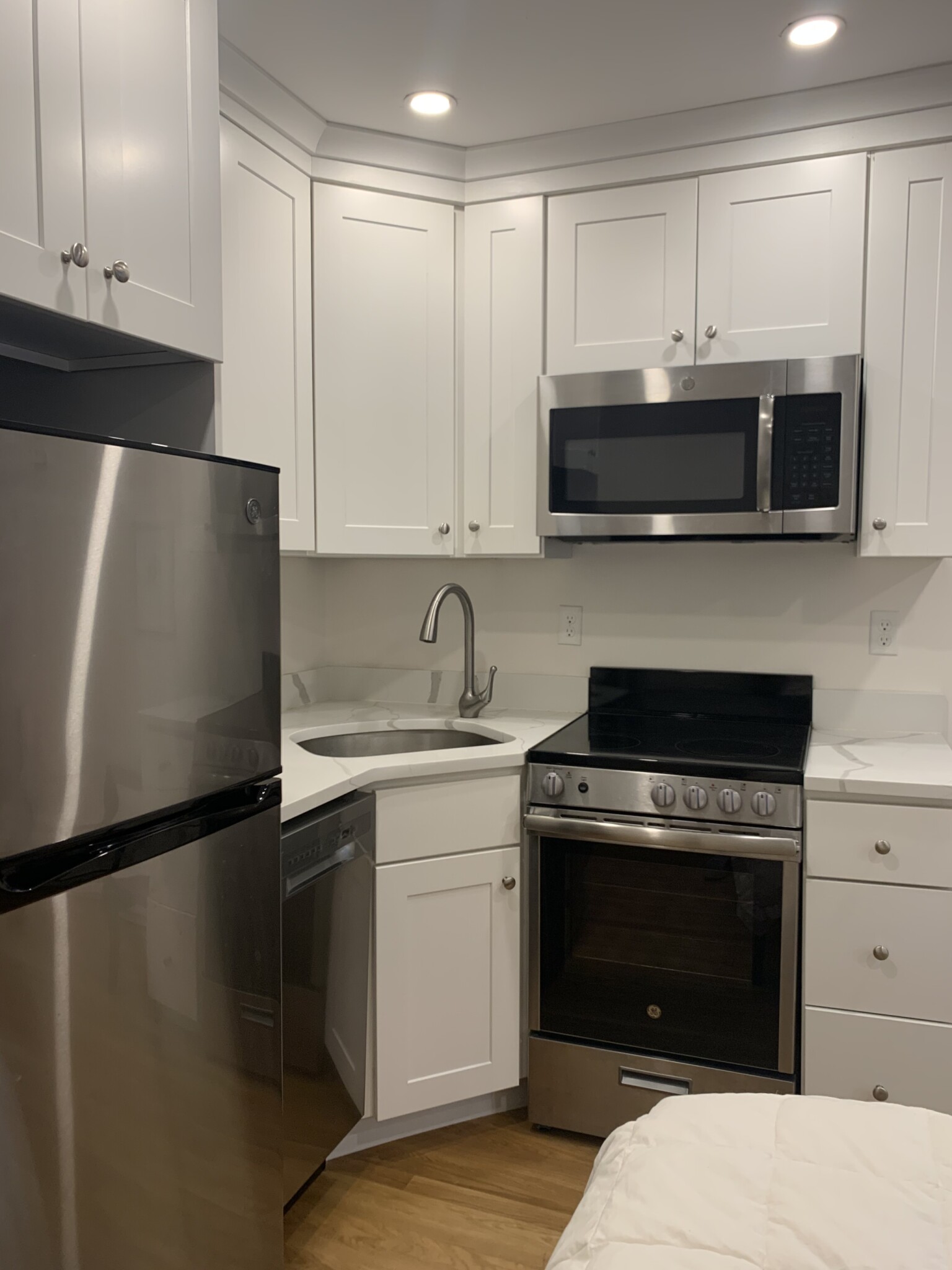 92 West Cedar, Beacon Hill