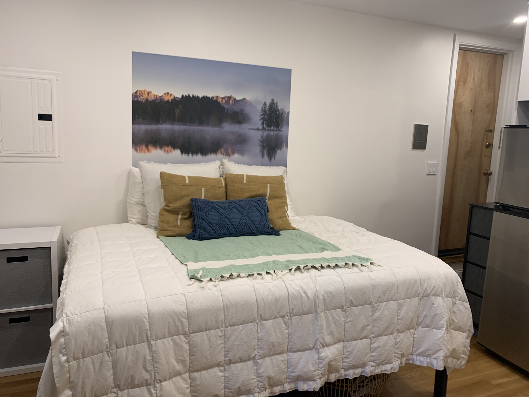 92 West Cedar, Beacon Hill