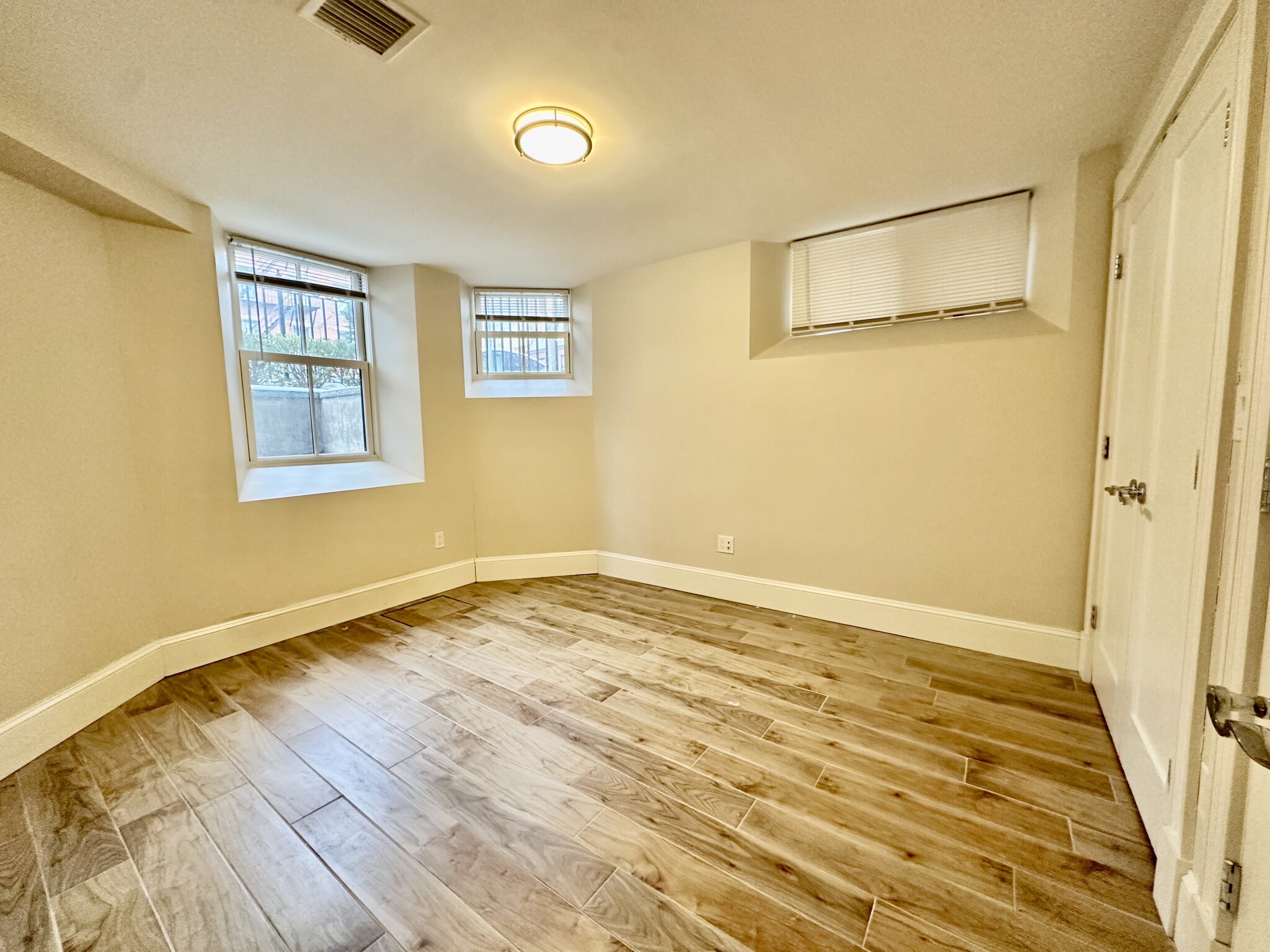 470-472 Green, Central Square