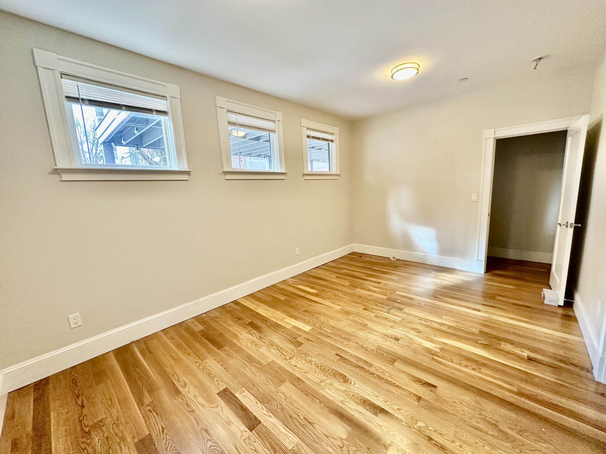 470-472 Green, Central Square