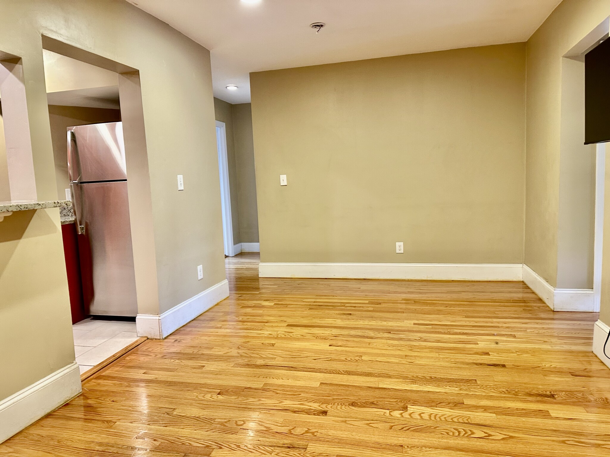 66 Egmont St., Brookline, MA - 6,395 USD/ month