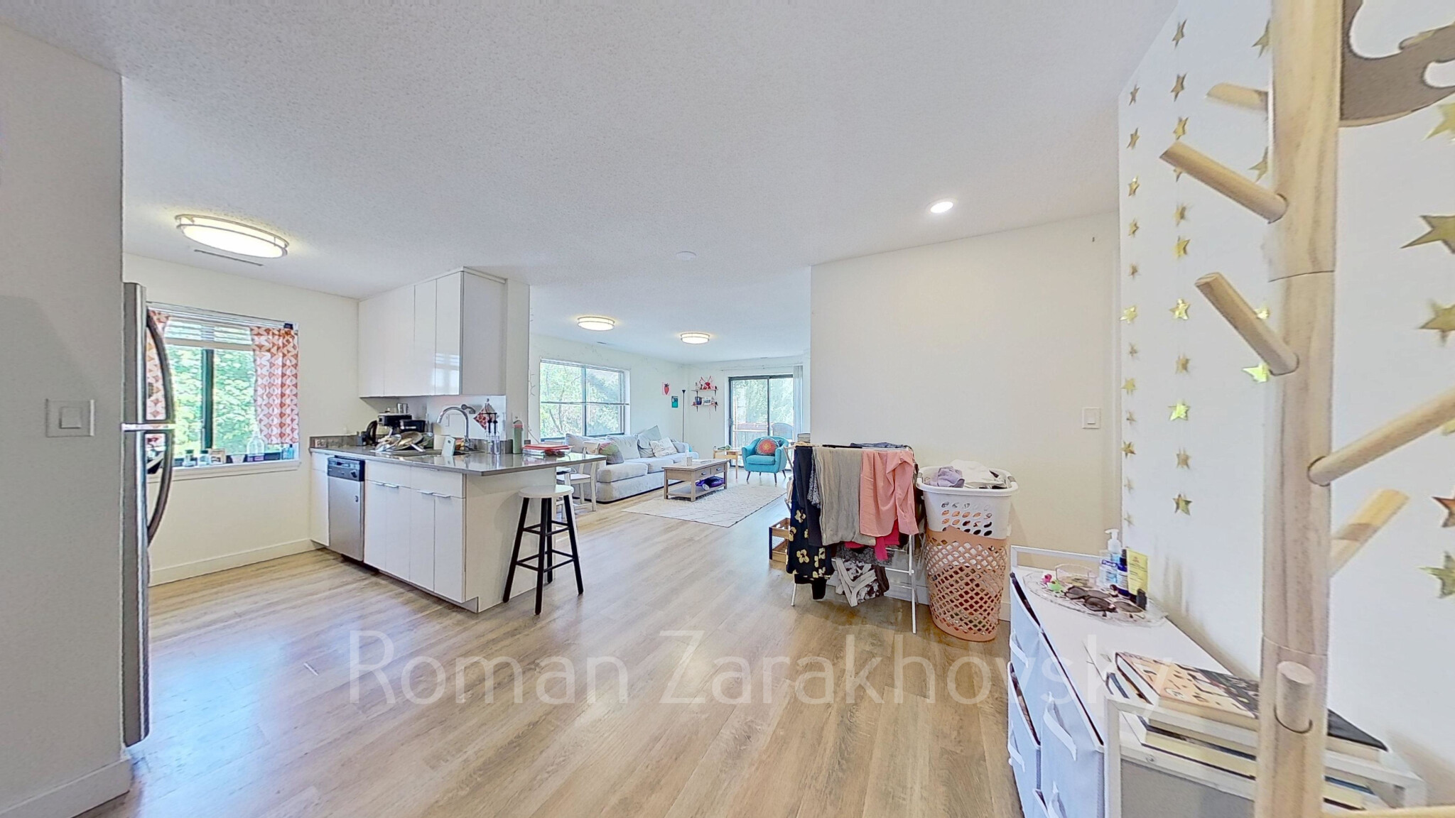 https://ygl-photos.s3.us-west-004.backblazeb2.com/8570W6823e8d251ab5.jpg