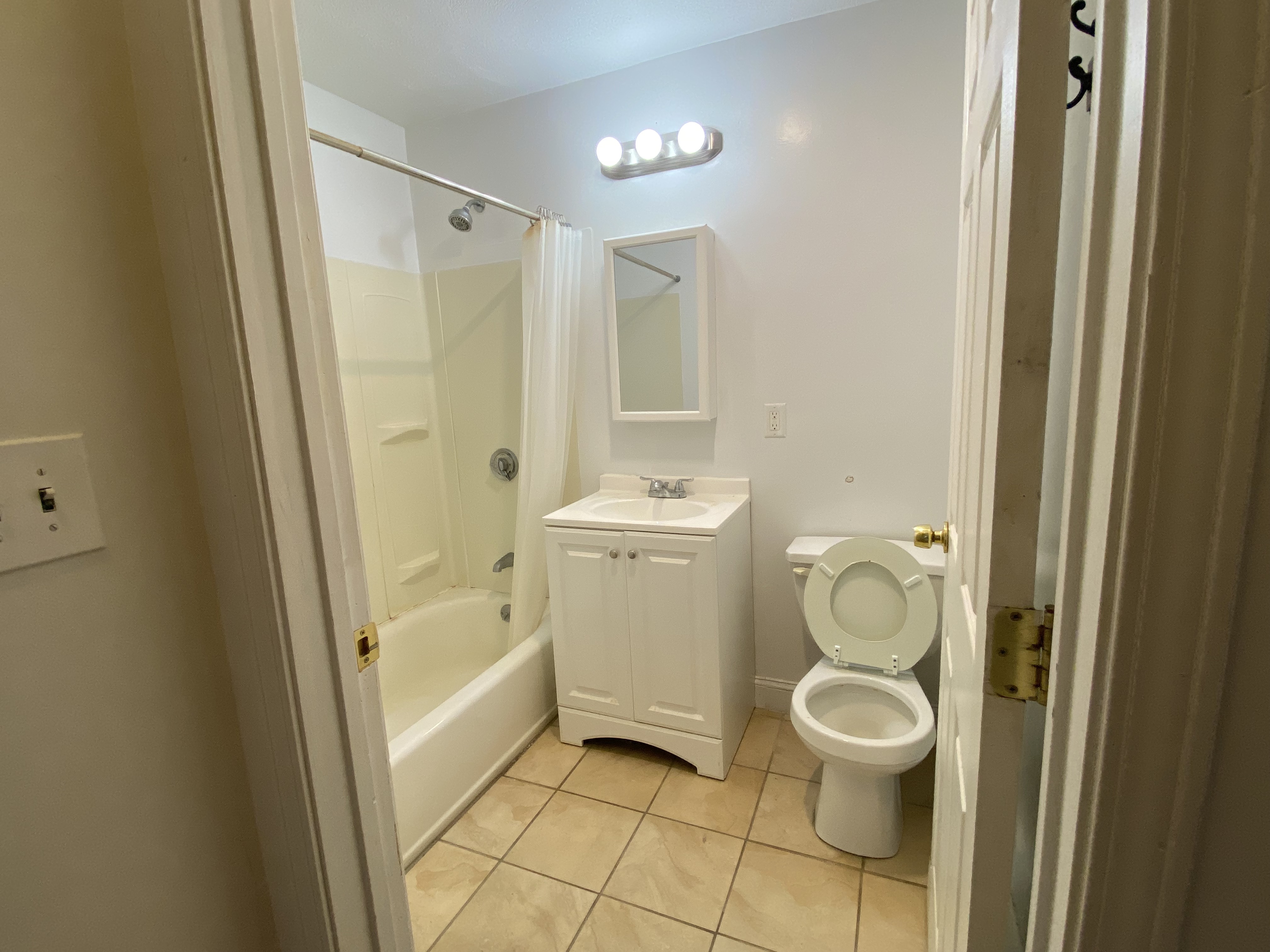1 bed, 1 bath apartment for rent at 537 Columbus Ave Unit 1R, South End — photo 6 of 6