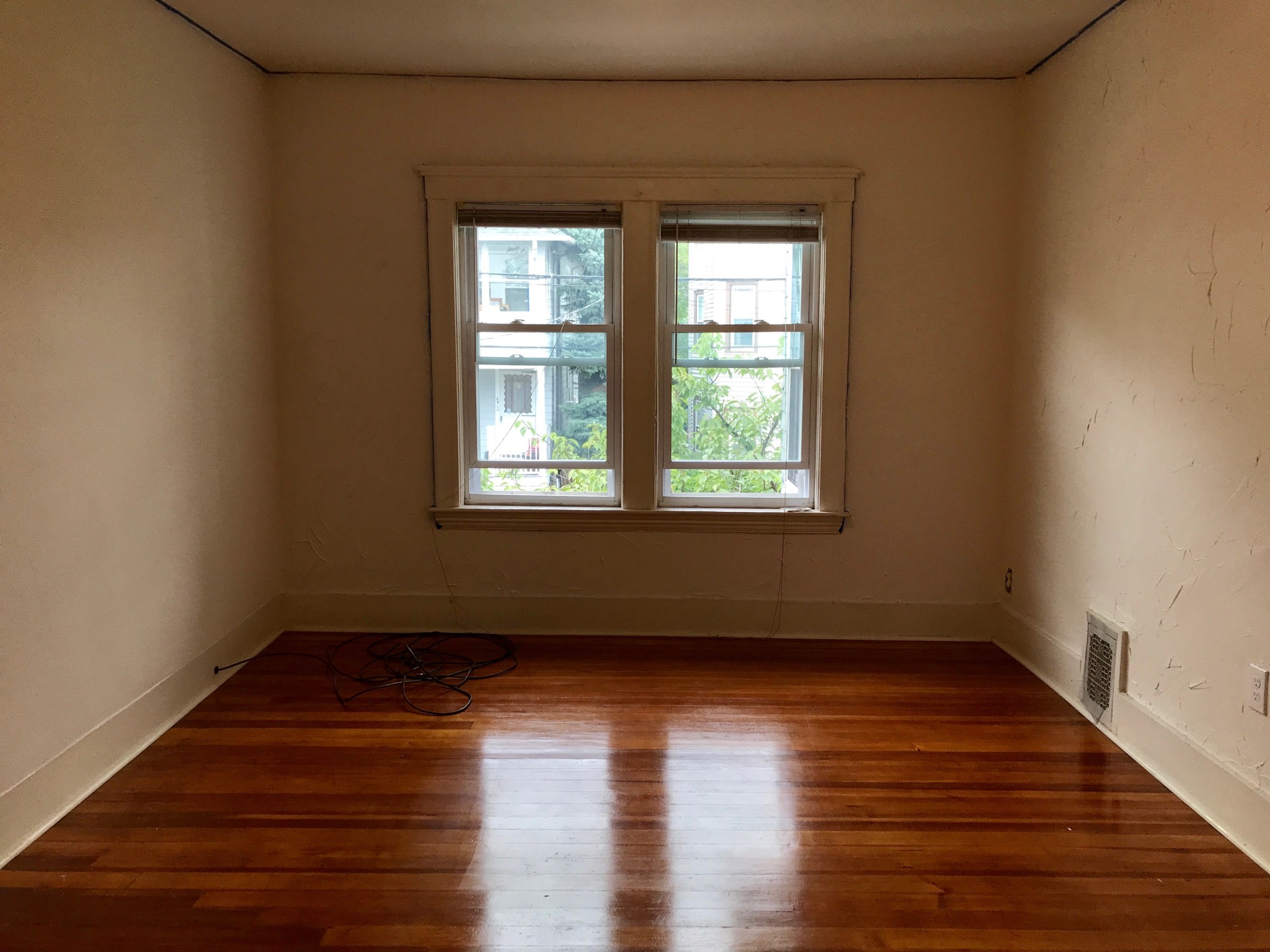 3 bed, 1 bath apartment for rent at 55 Moreland St Unit 1, Magoun Square — photo 6 of 20