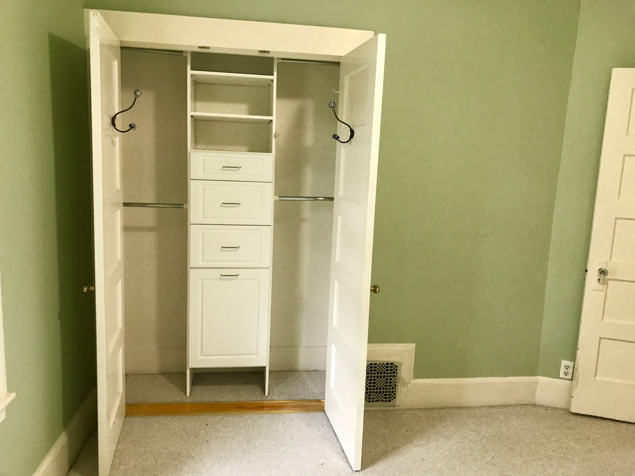 3 bed, 1 bath apartment for rent at 55 Moreland St Unit 1, Magoun Square — photo 7 of 20