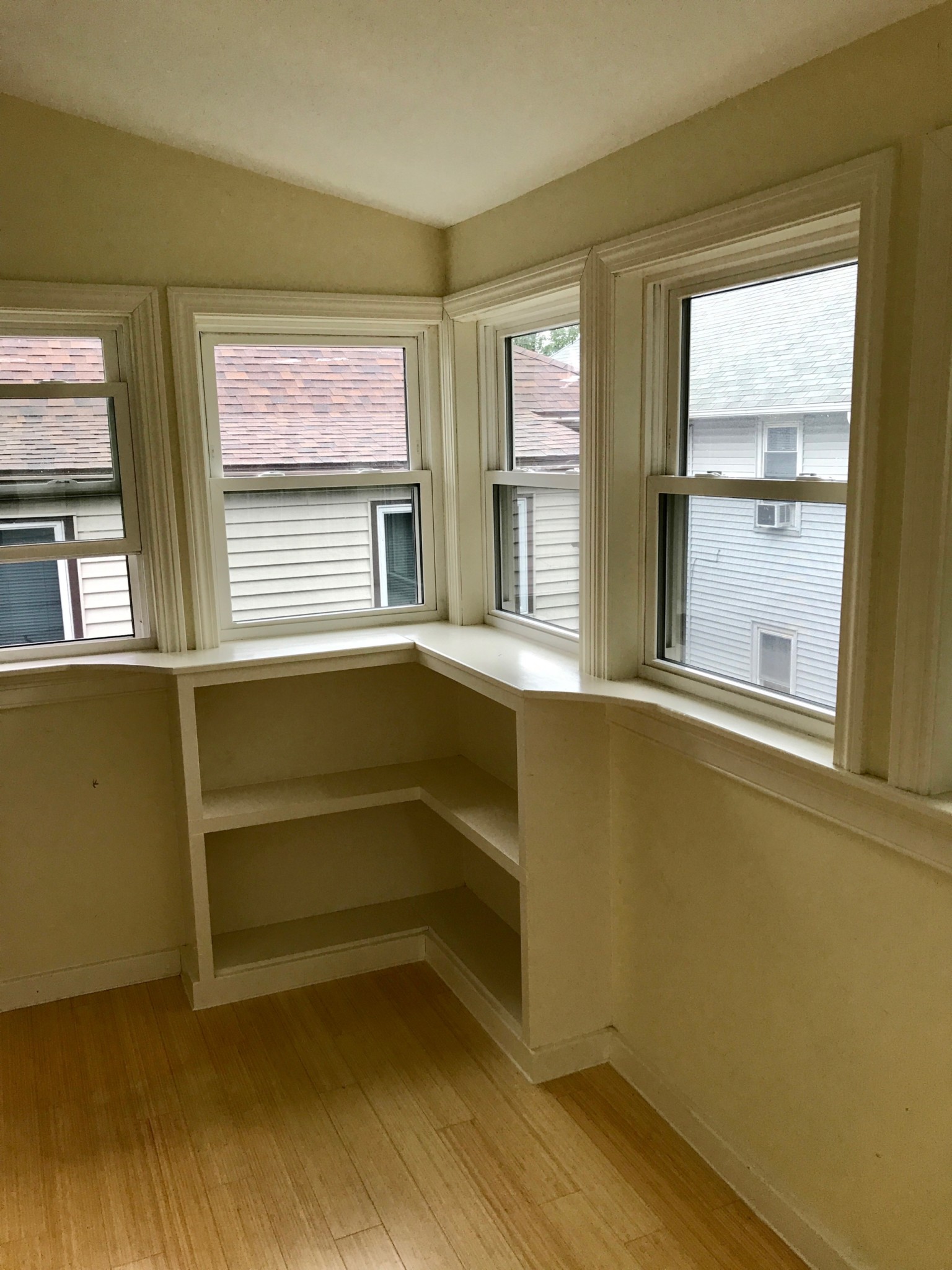 3 bed, 1 bath apartment for rent at 55 Moreland St Unit 1, Magoun Square — photo 8 of 20