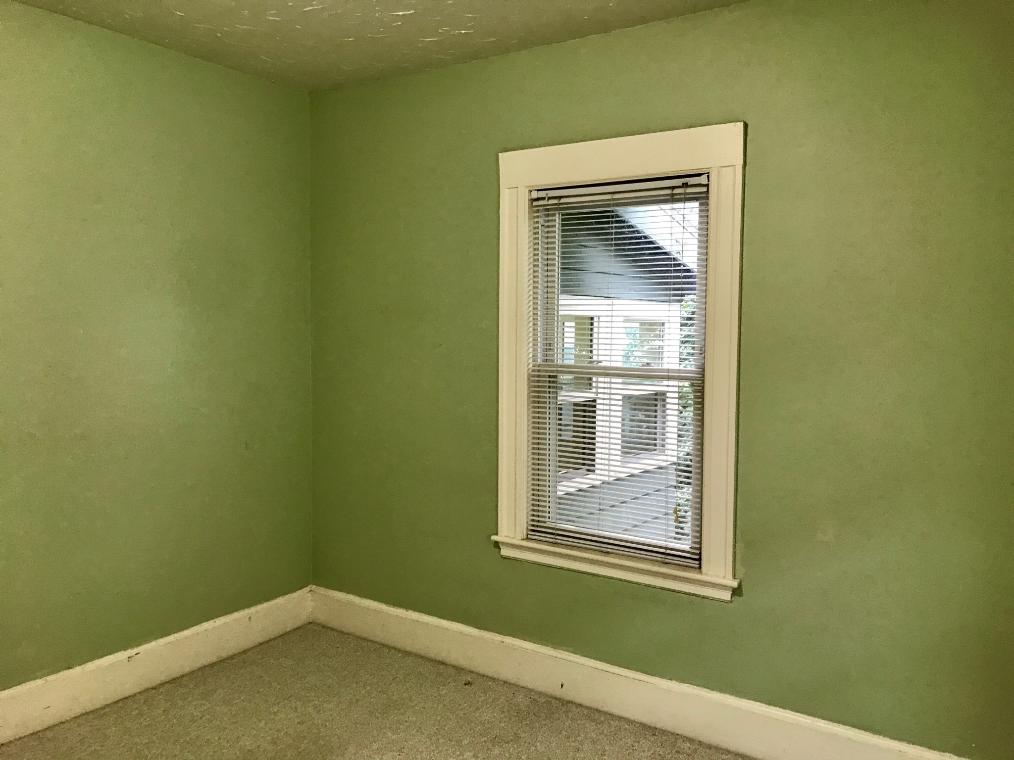 3 bed, 1 bath apartment for rent at 55 Moreland St Unit 1, Magoun Square — photo 9 of 20