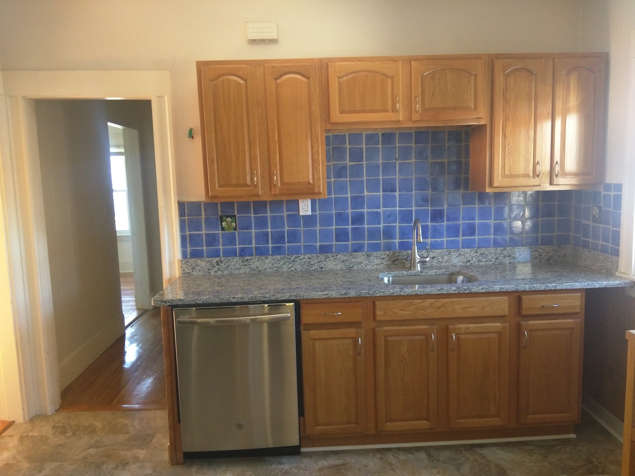 3 bed, 1 bath apartment for rent at 55 Moreland St Unit 1, Magoun Square — photo 2 of 20
