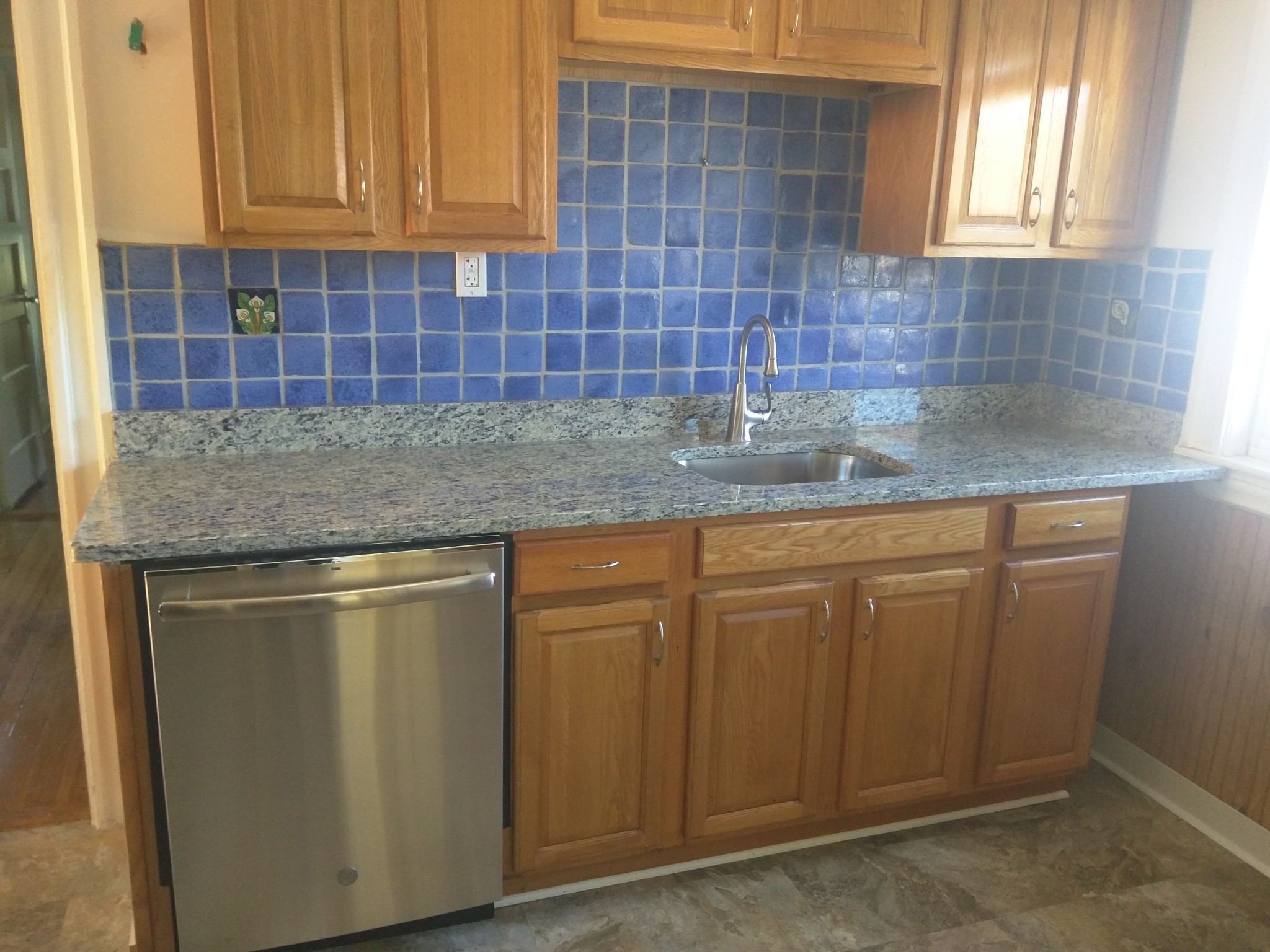 3 bed, 1 bath apartment for rent at 55 Moreland St Unit 1, Magoun Square — photo 1 of 20