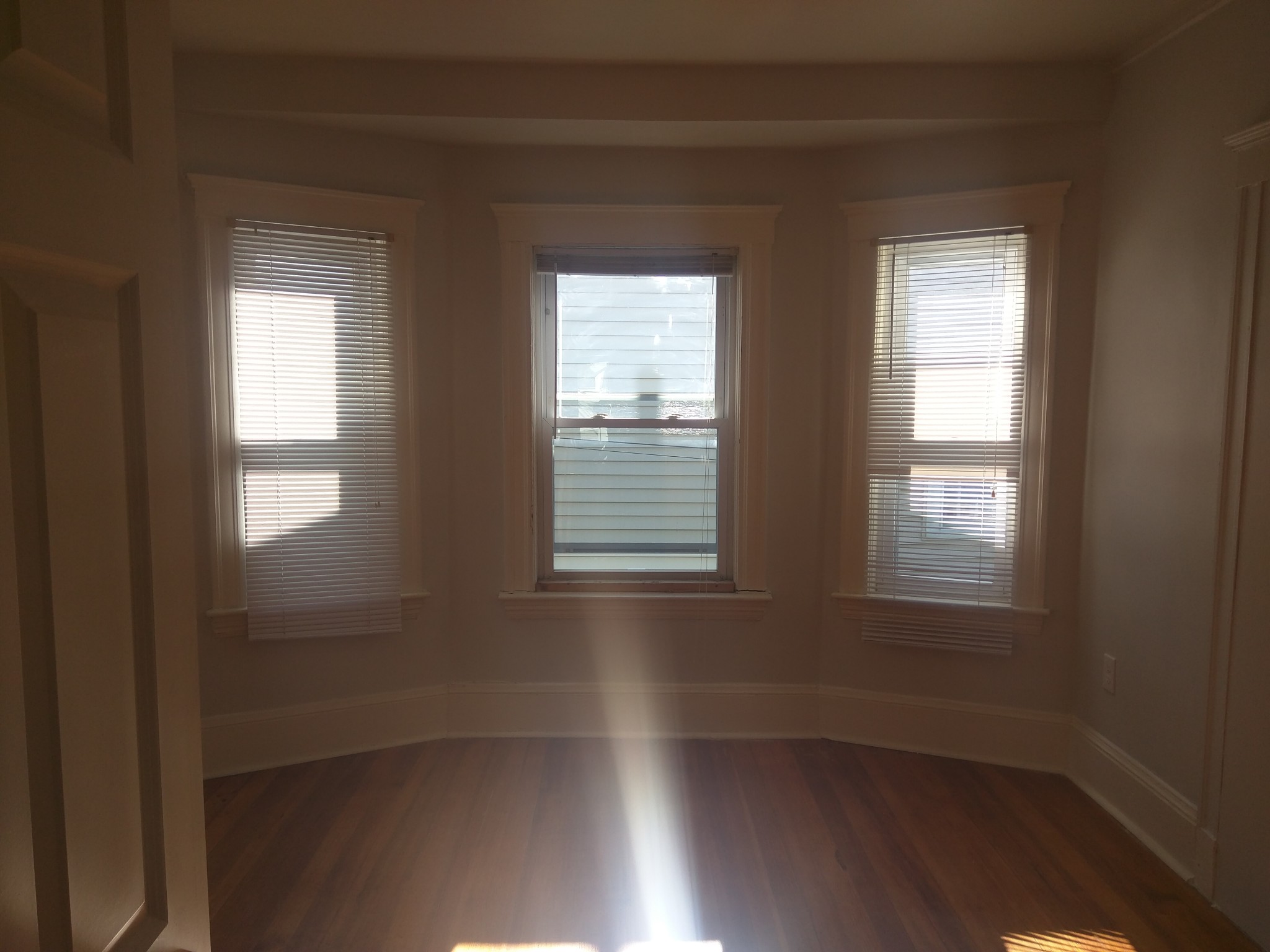 3 bed, 1 bath apartment for rent at 55 Moreland St Unit 1, Magoun Square — photo 5 of 20