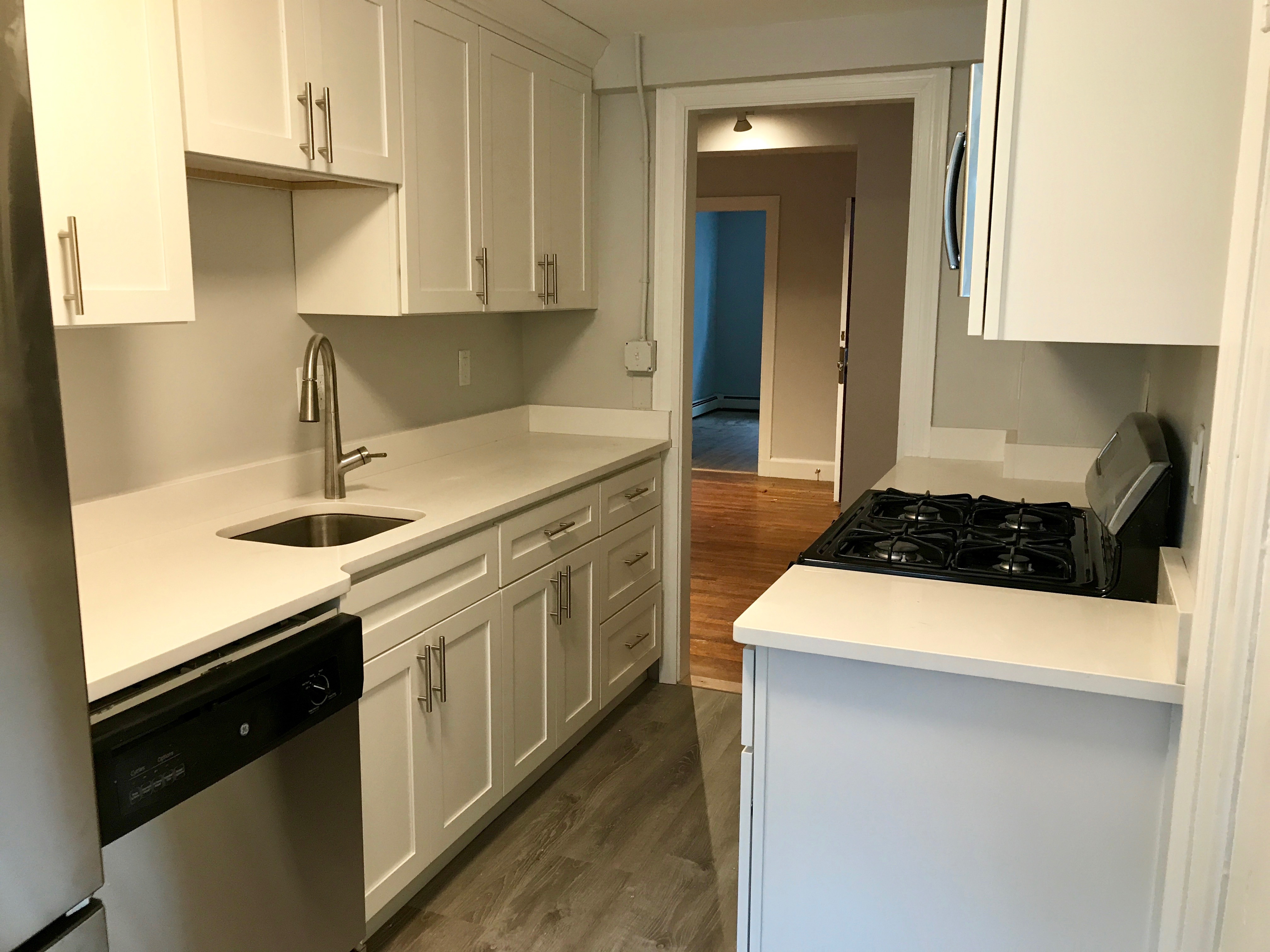 2 bed, 1 bath apartment for rent at 14 Mount Ida St Unit 1, Newton — photo 4 of 9