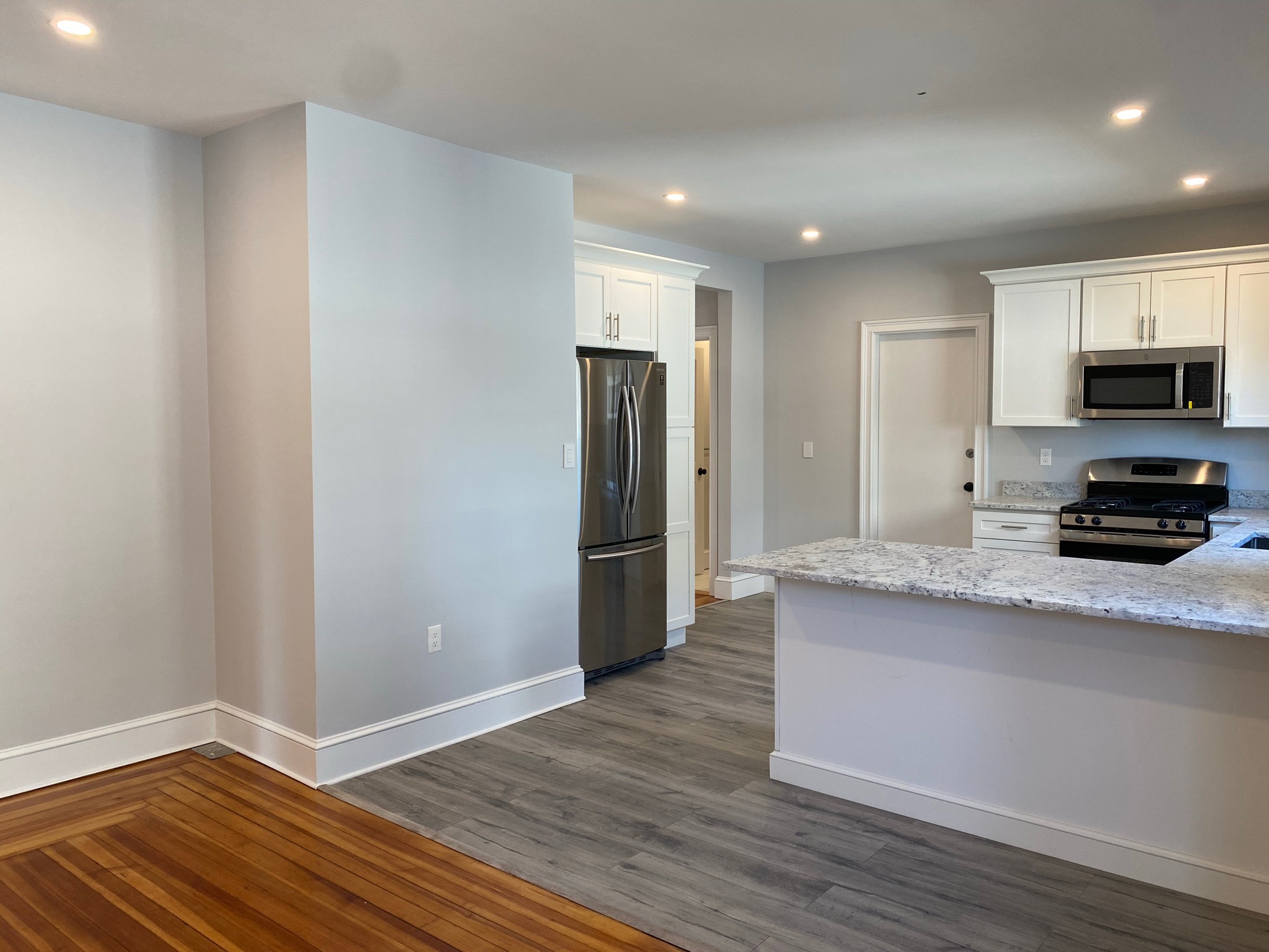 4 bed, 2 bath apartment for rent at 91 Wallingford Rd Unit 2A, Brighton — photo 4 of 17
