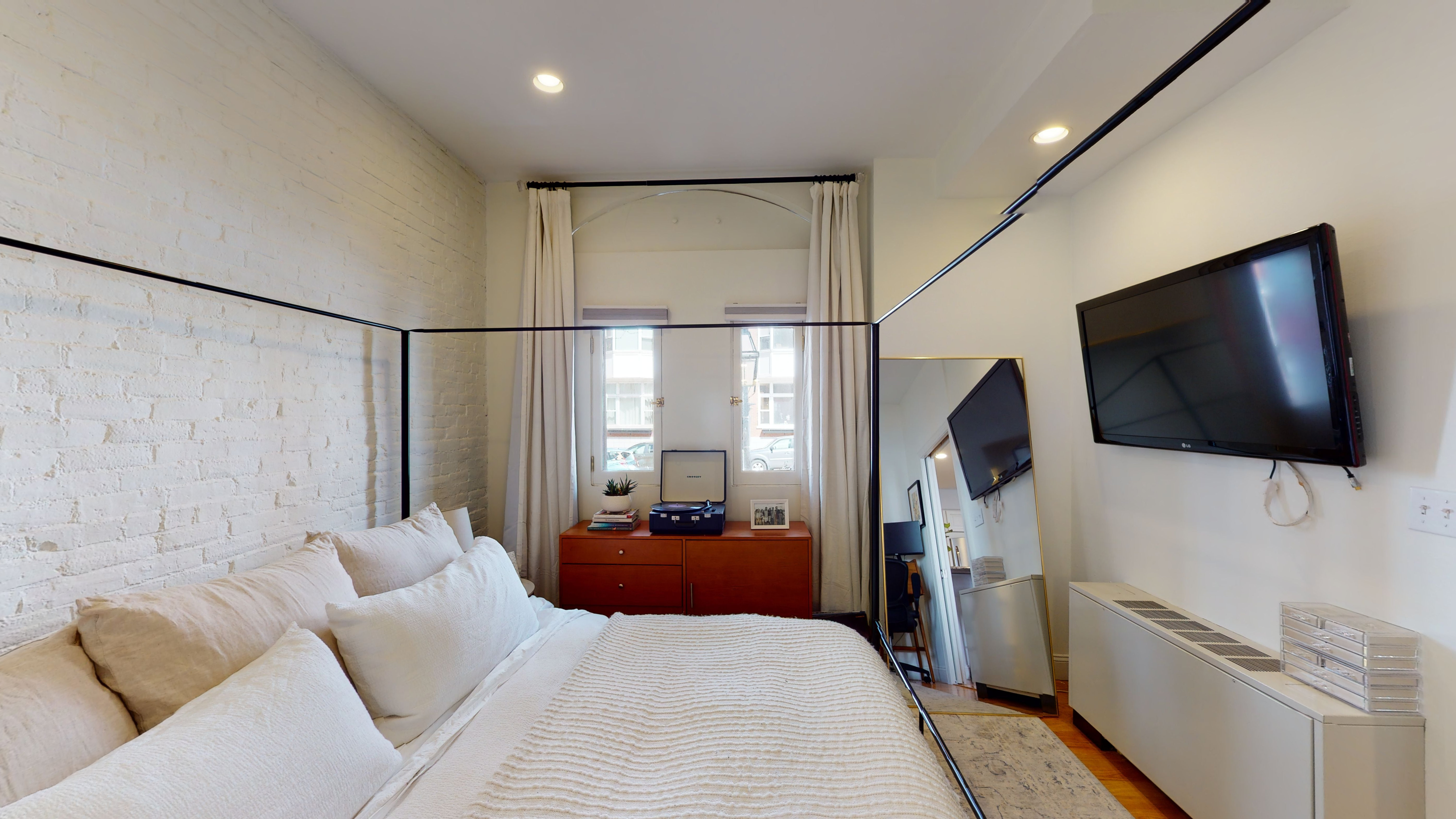1 bed, 1 bath apartment for rent at 27 Bowdoin St Unit 1BB, Beacon Hill — photo 11 of 17