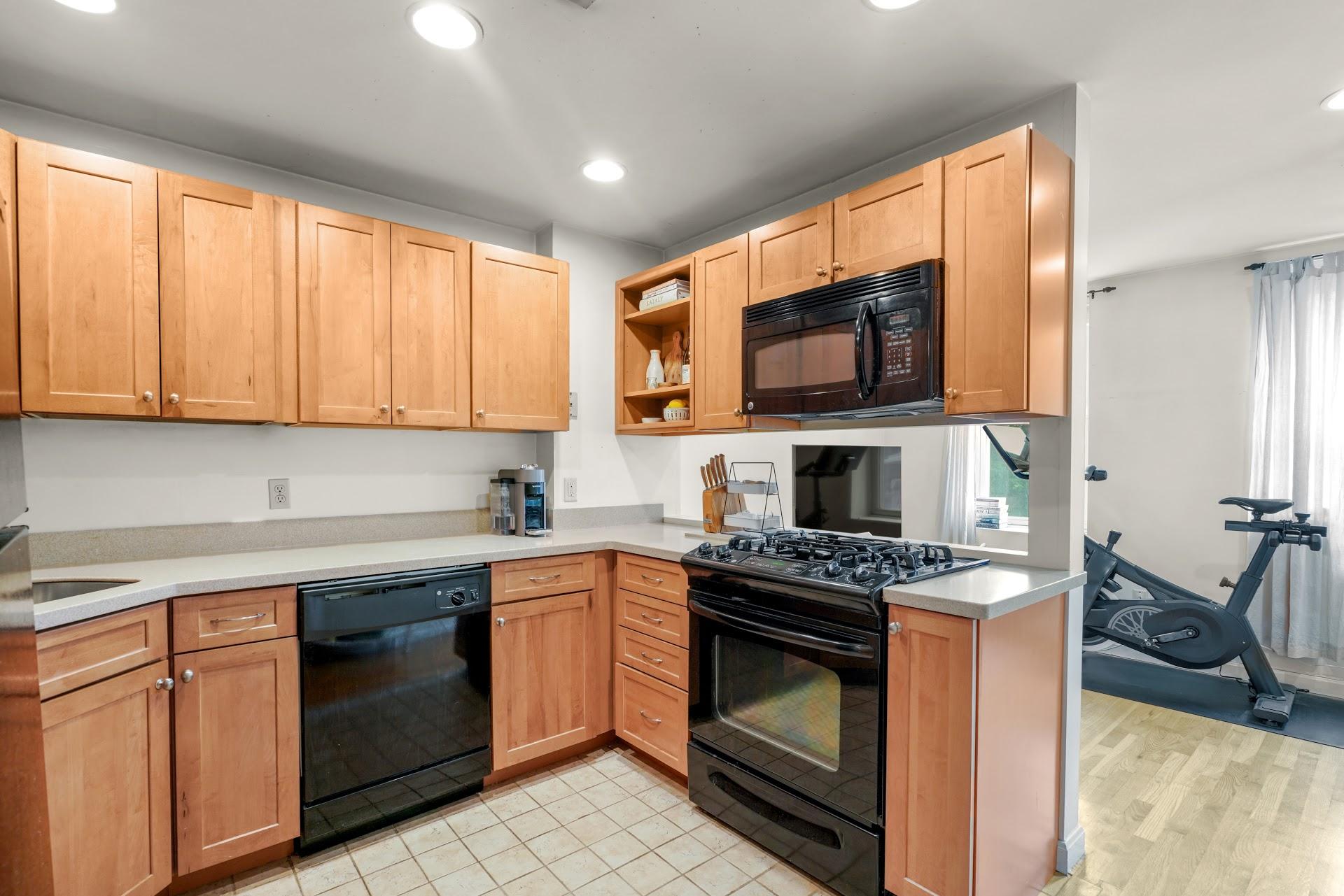 2 bed, 1 bath apartment for rent at 198 Endicott St Unit 3, North End — photo 1 of 12