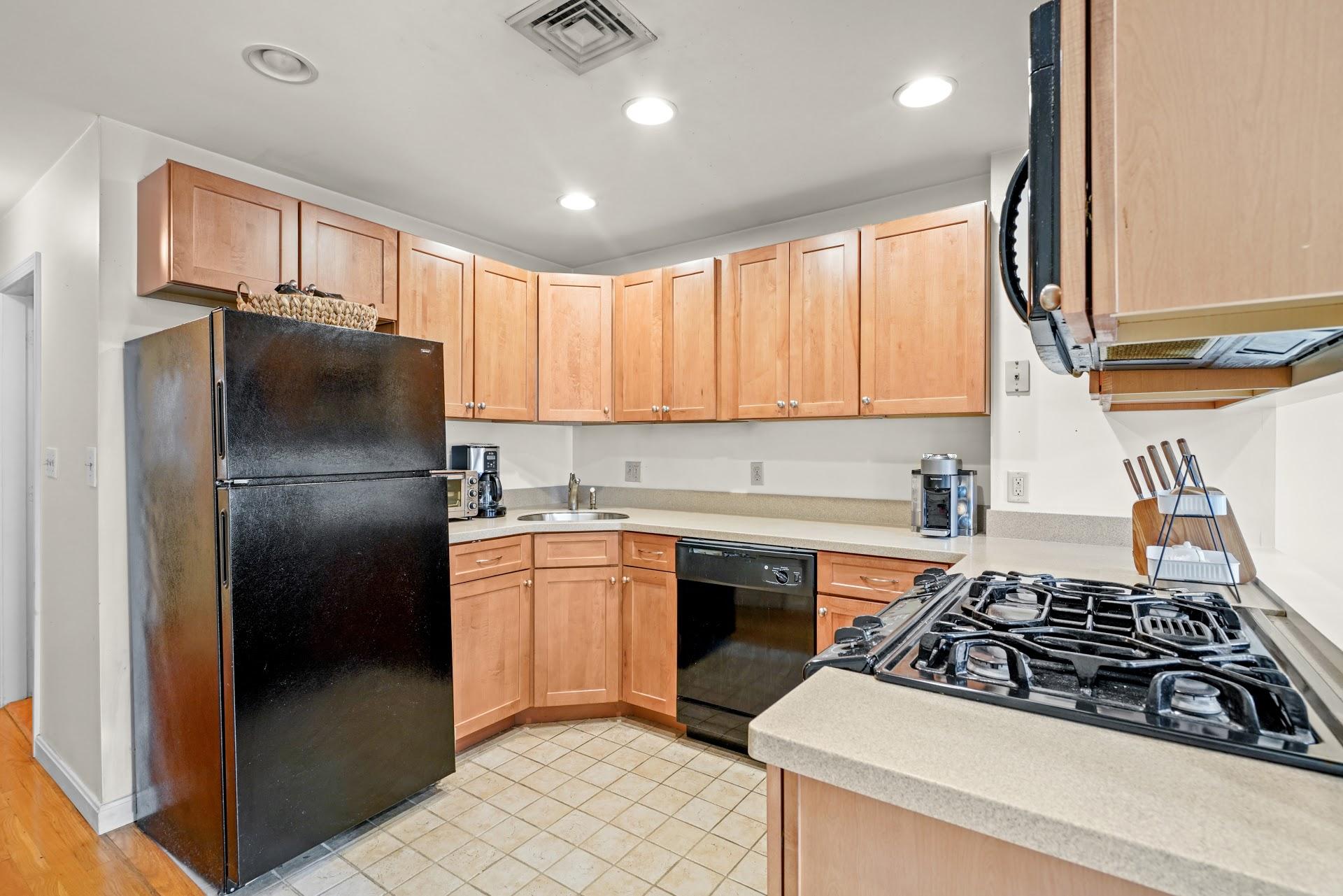 2 bed, 1 bath apartment for rent at 198 Endicott St Unit 3, North End — photo 10 of 12