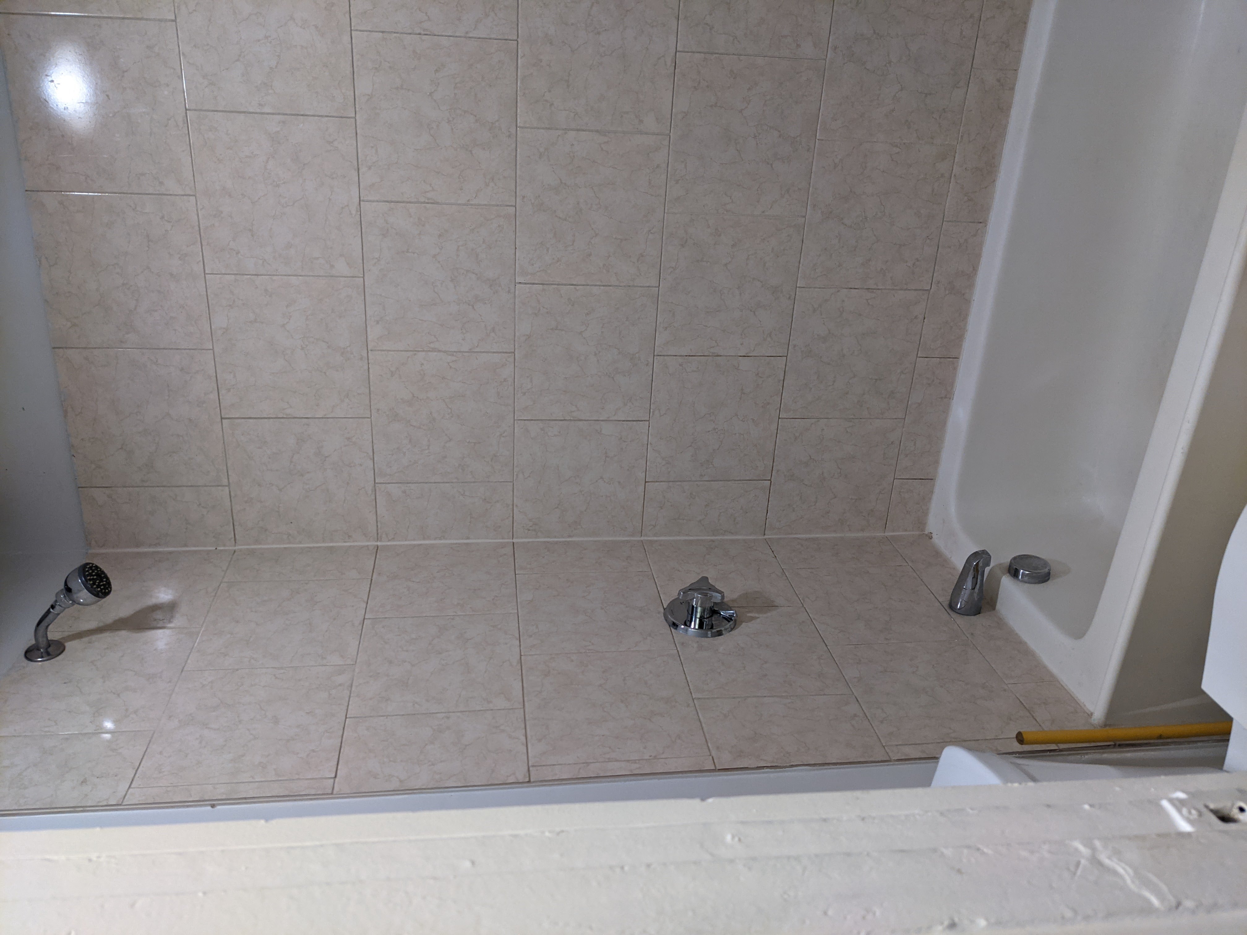 3 bed, 1 bath apartment for rent at 198 Congress St Unit 2, Chelsea — photo 9 of 10