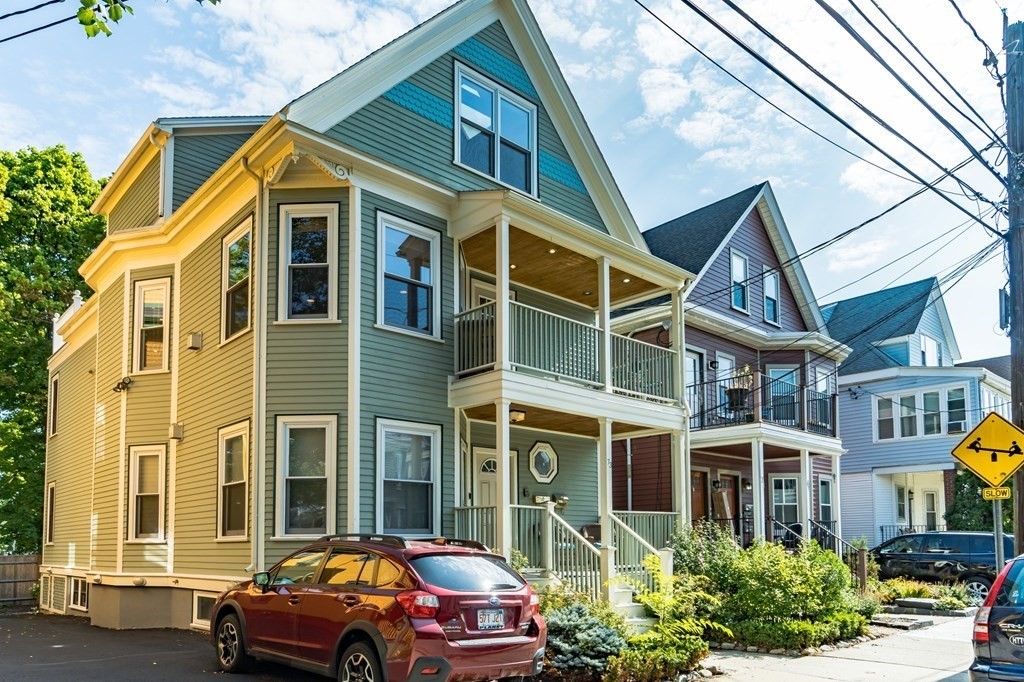 Photos of apartment on Lexington Ave.,Somerville MA 02114