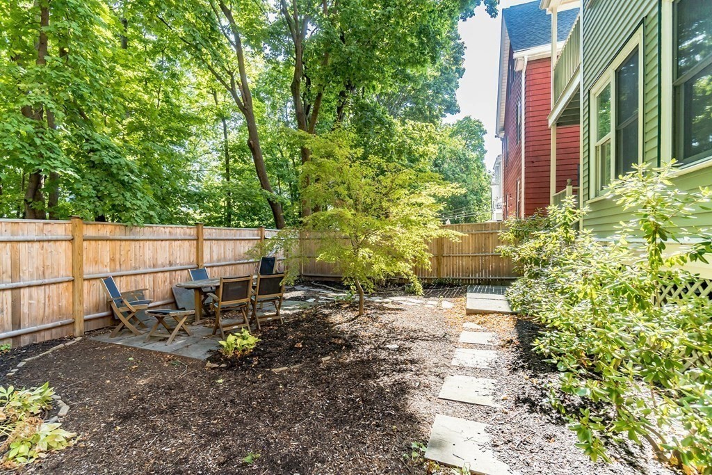 Photos of apartment on Lexington Ave.,Somerville MA 02114