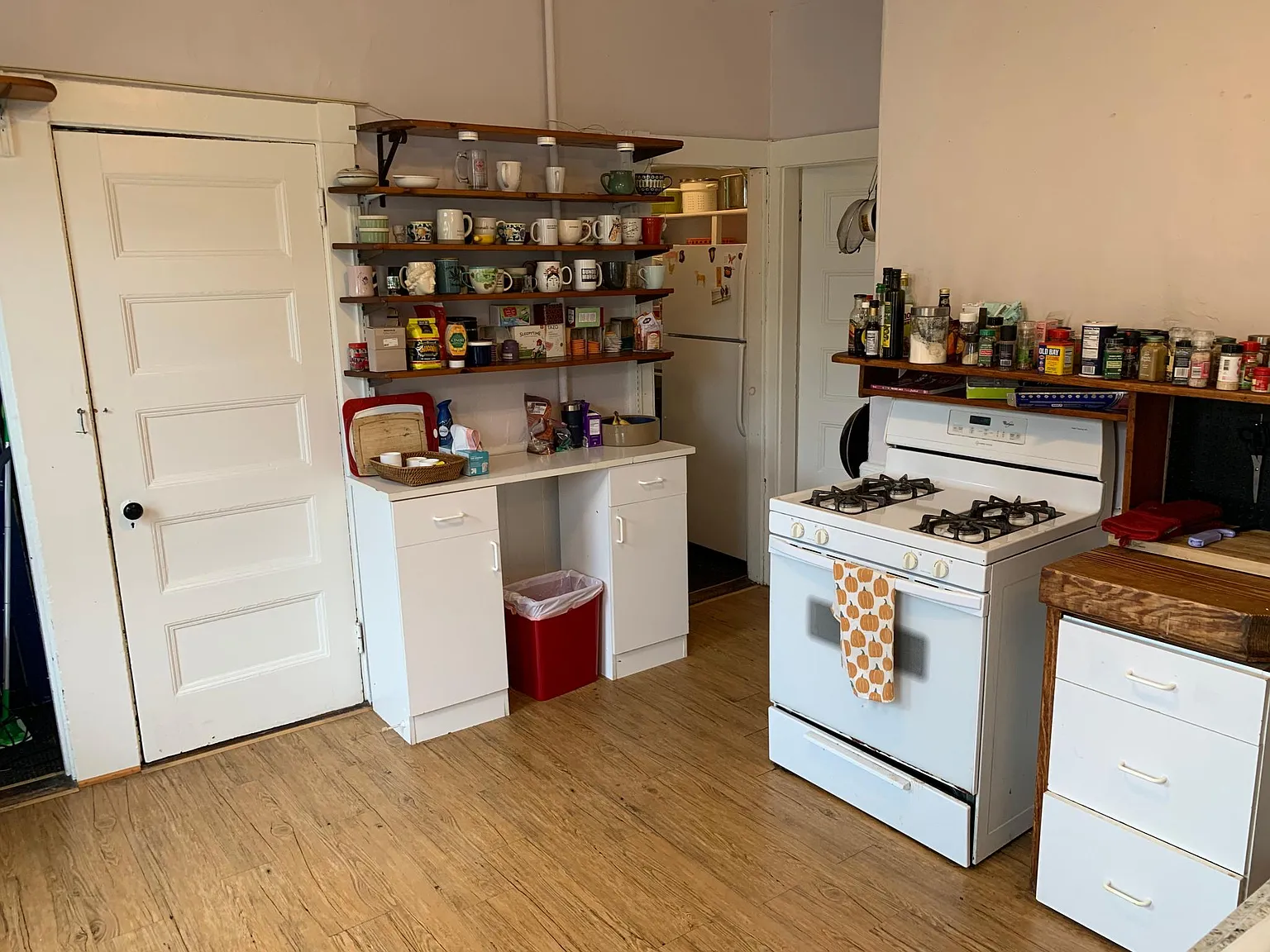 Photos of apartment on Glenwood Ave.,Cambridge MA 02139