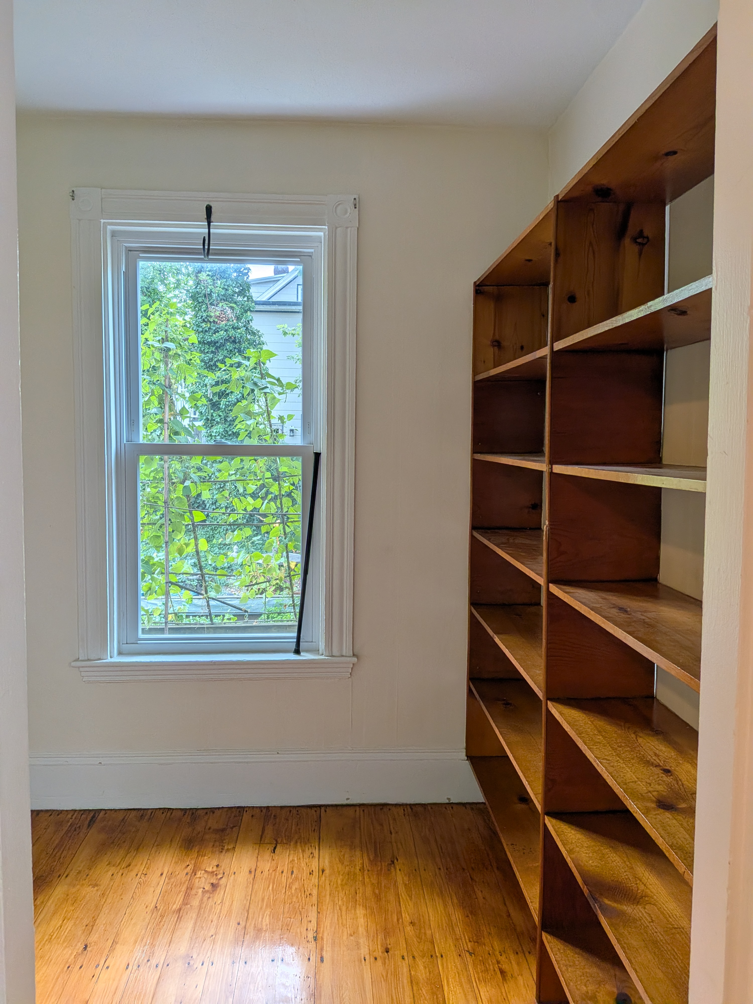 Photos of apartment on Glenwood Ave.,Cambridge MA 02139