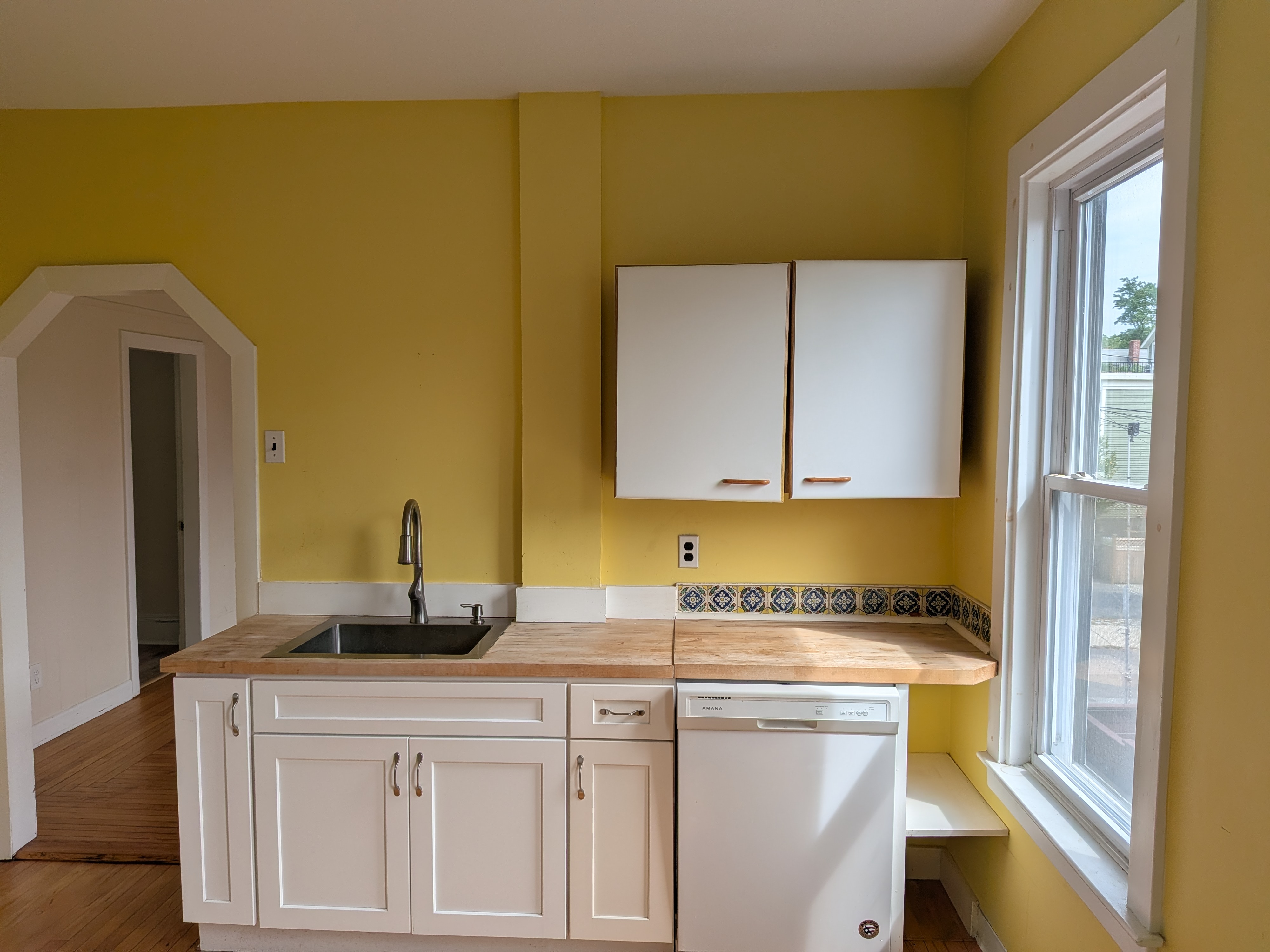 Pictures of  property for rent on Glenwood Ave., Cambridge, MA 02139