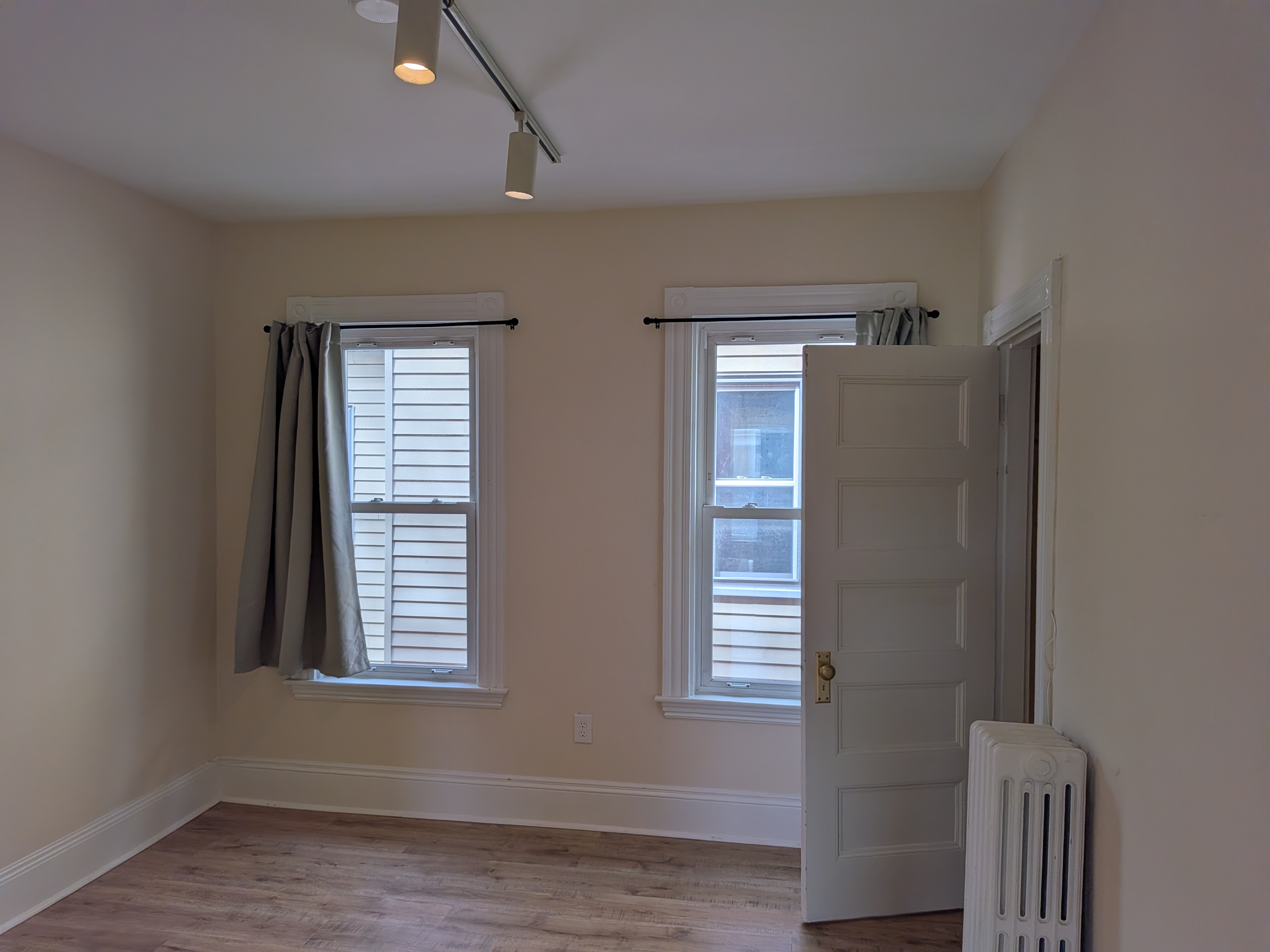 Photos of apartment on Glenwood Ave.,Cambridge MA 02139