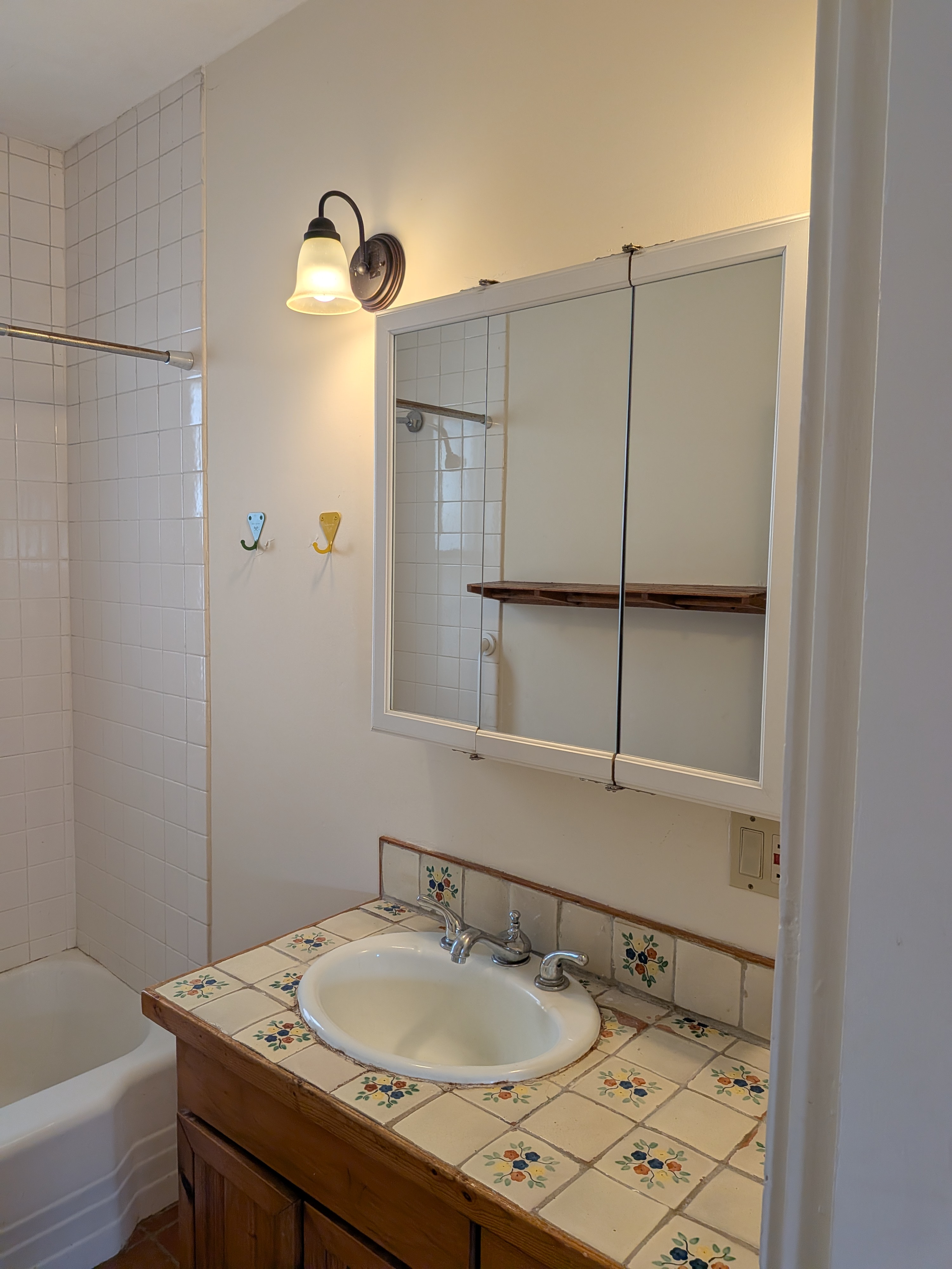 Photos of apartment on Glenwood Ave.,Cambridge MA 02139